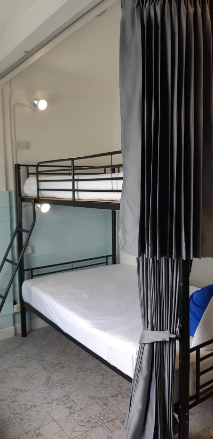 Female Dormitory Room photo 3