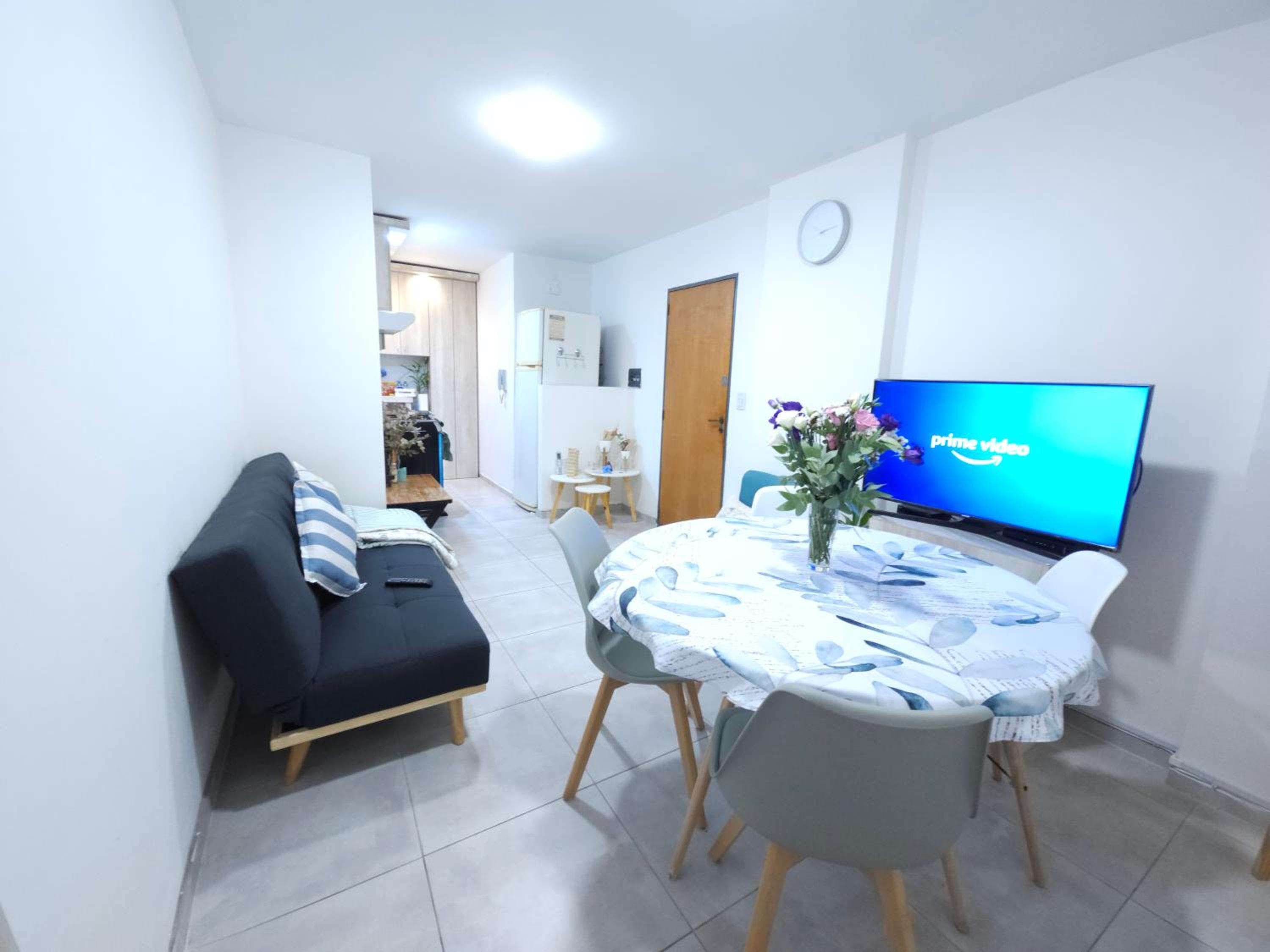 One-Bedroom Apartment photo 1