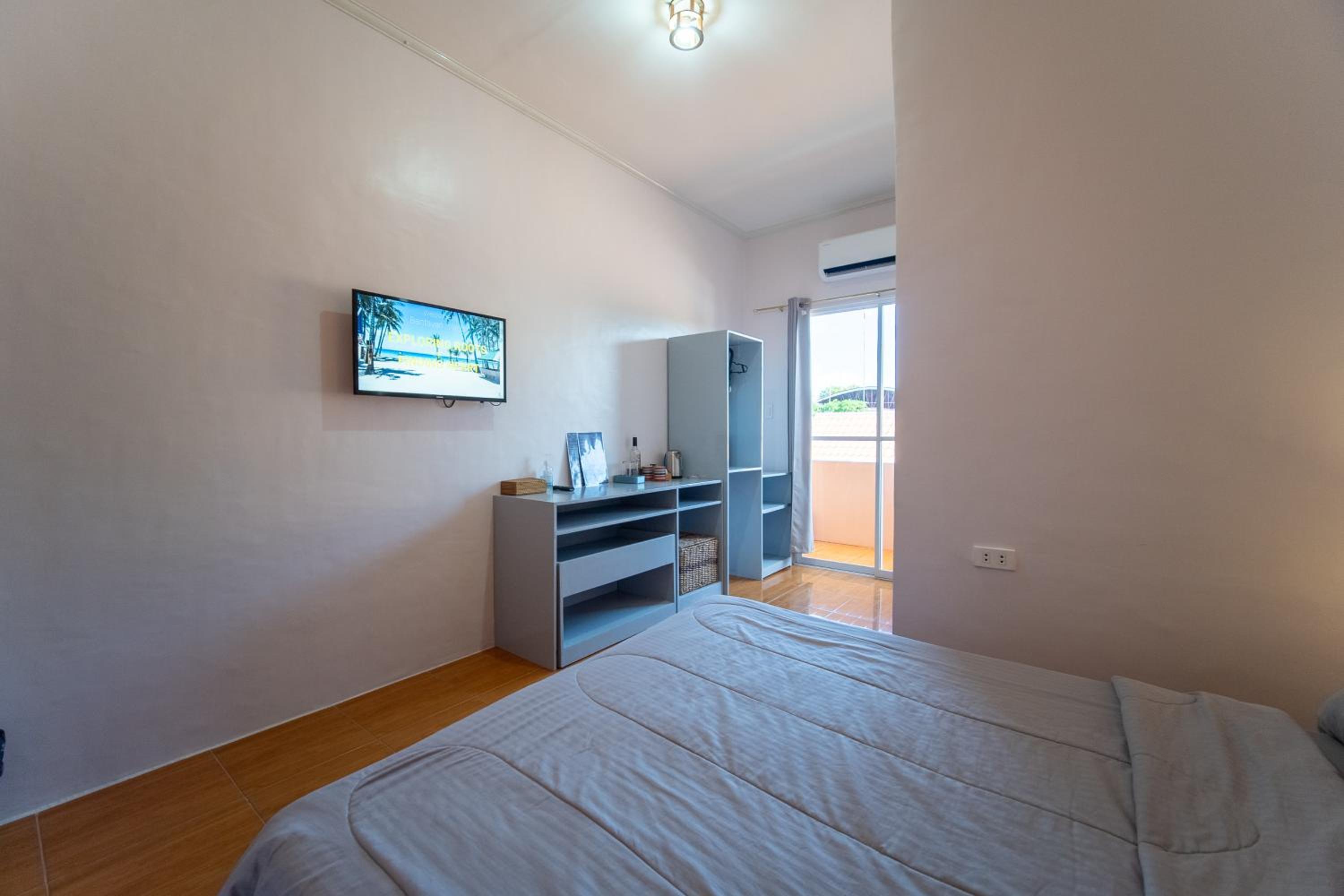 Double Room with Balcony - Photo 28