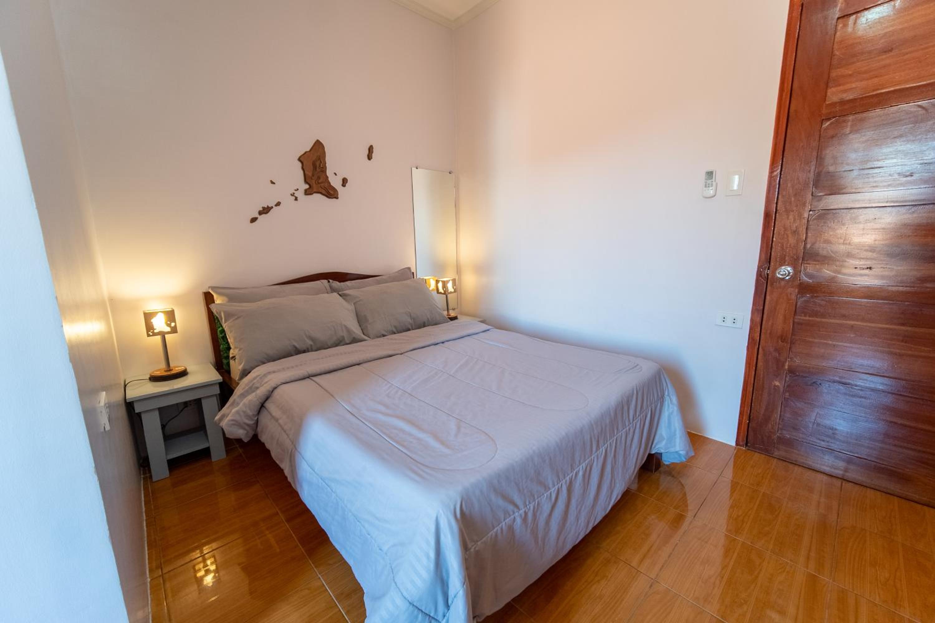 Double Room with Balcony - Photo 24