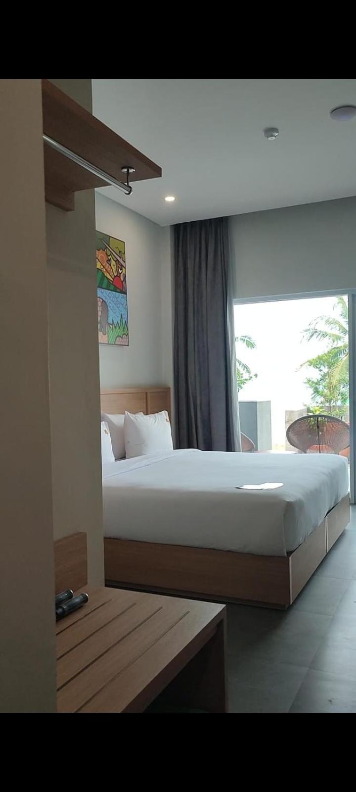 Deluxe Double or Twin Room with Sea View photo 2