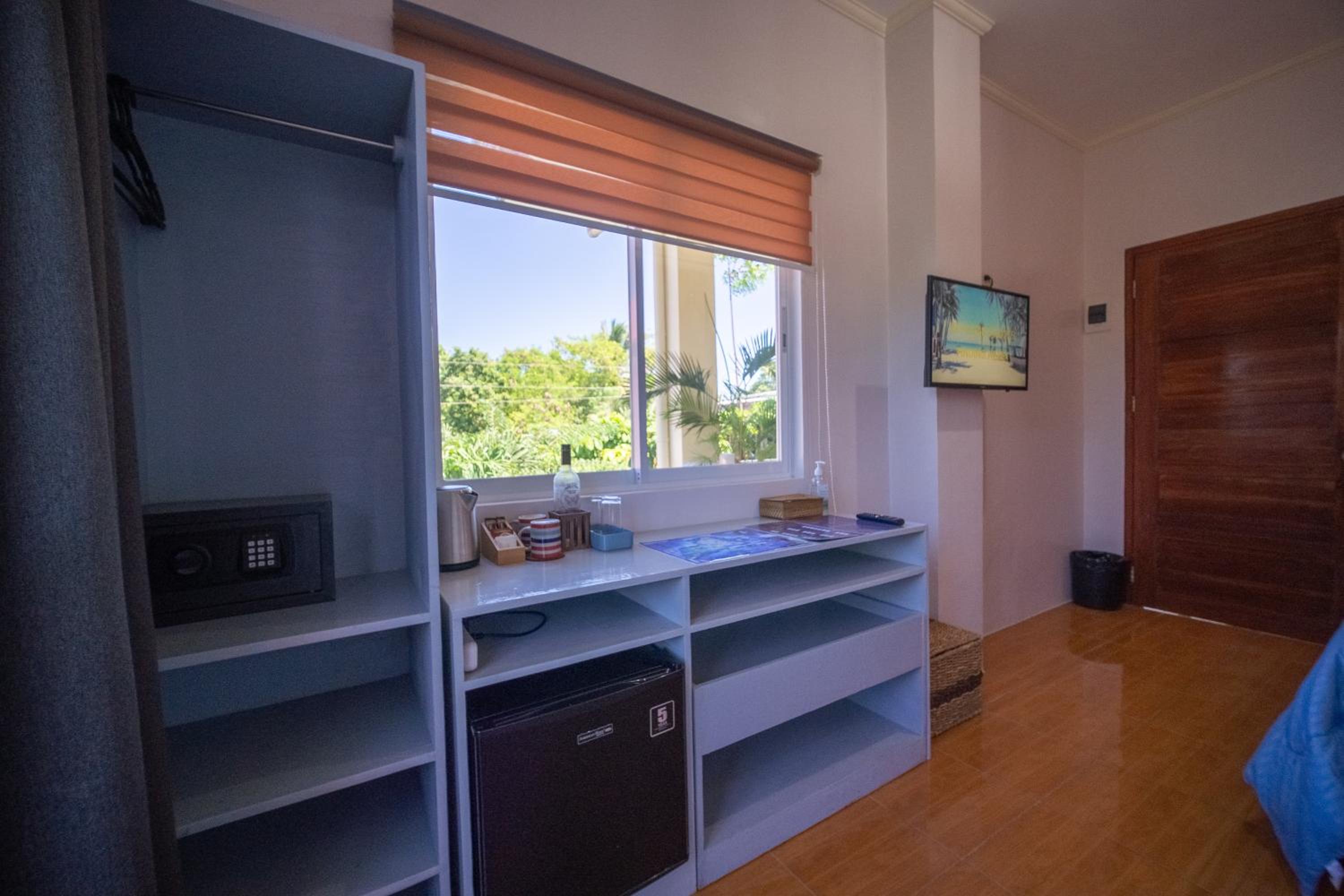 Double Room with Garden View - Photo 22