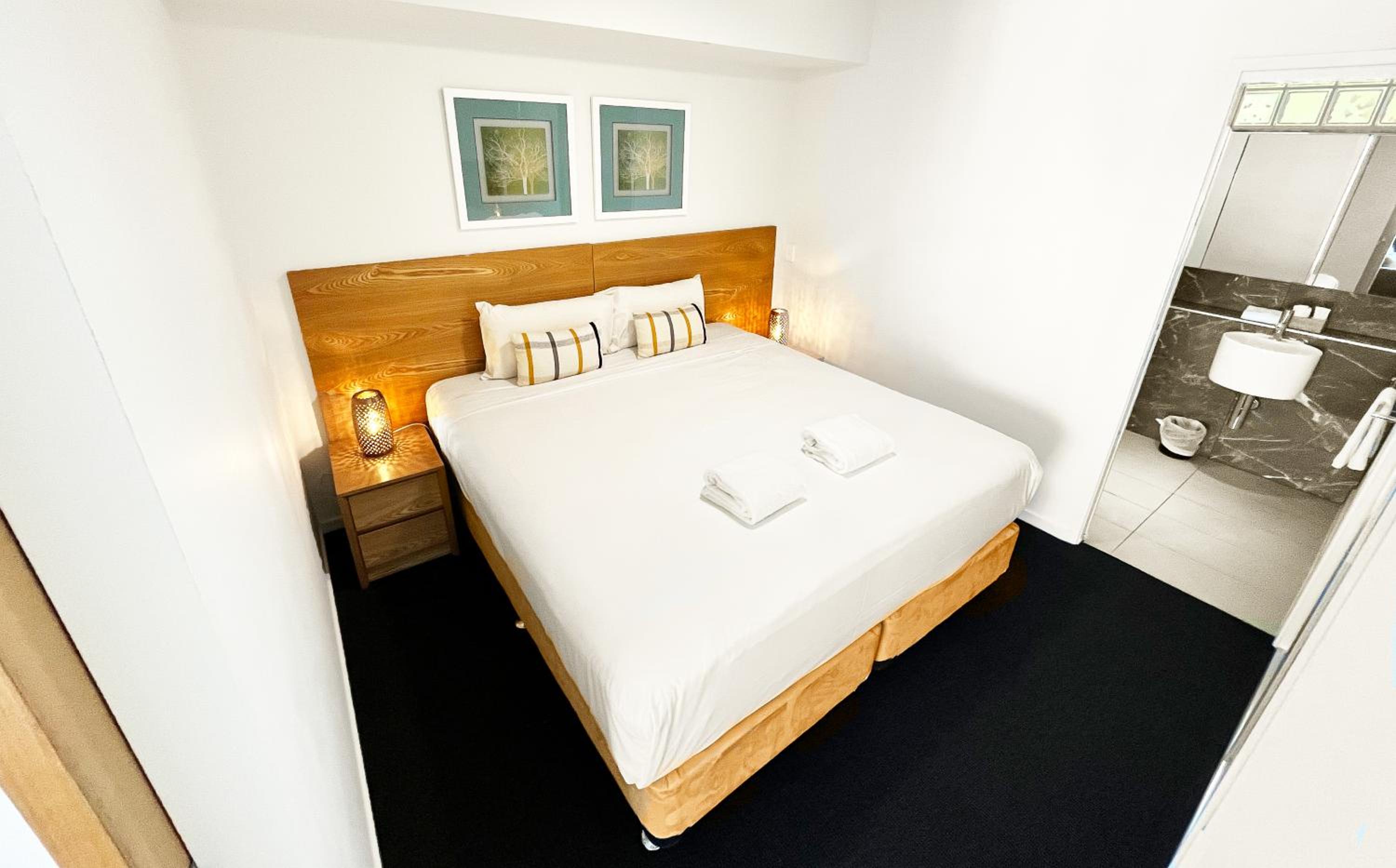 1 Bedroom Apartment Waterviews