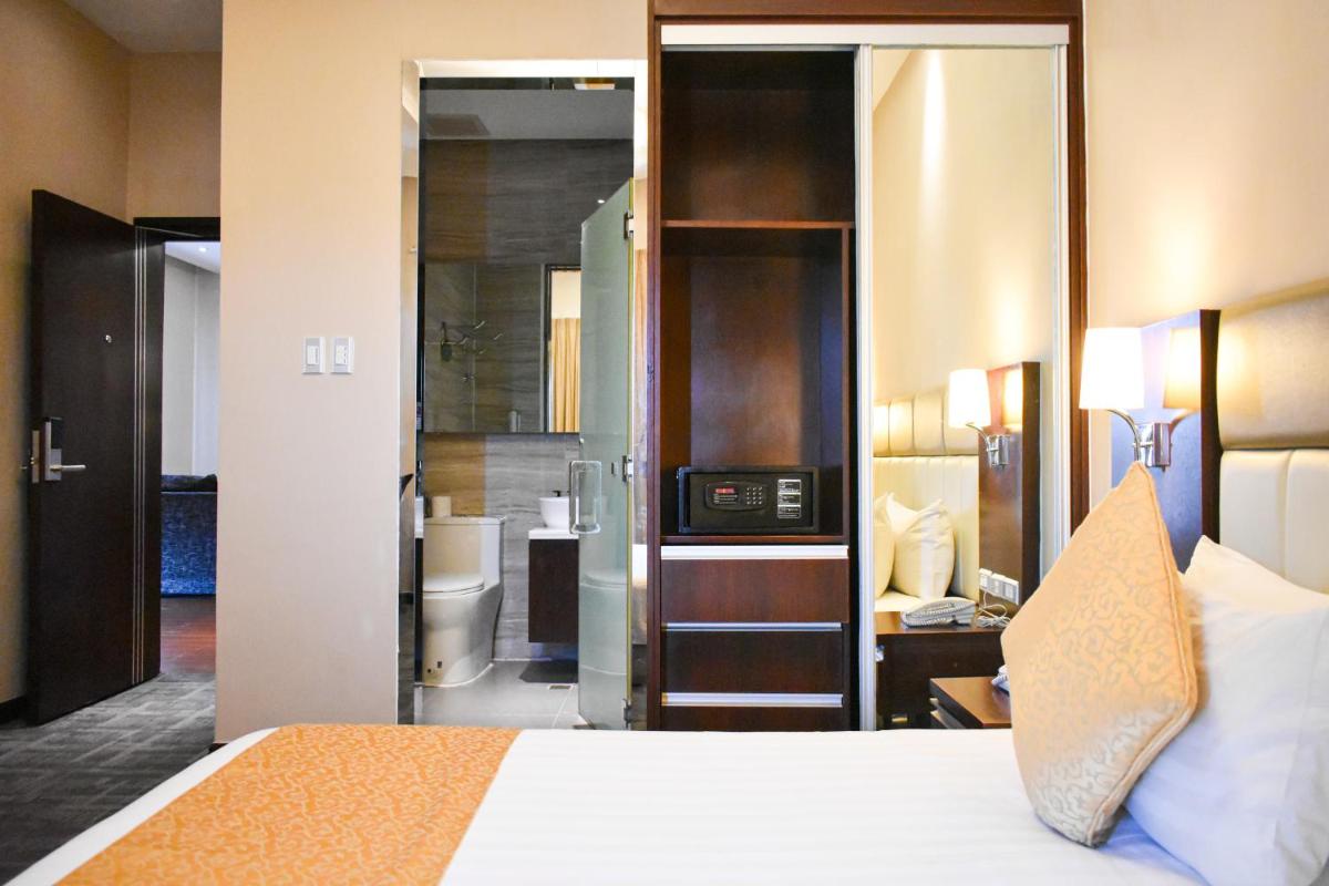 Presidential Suite III photo 3