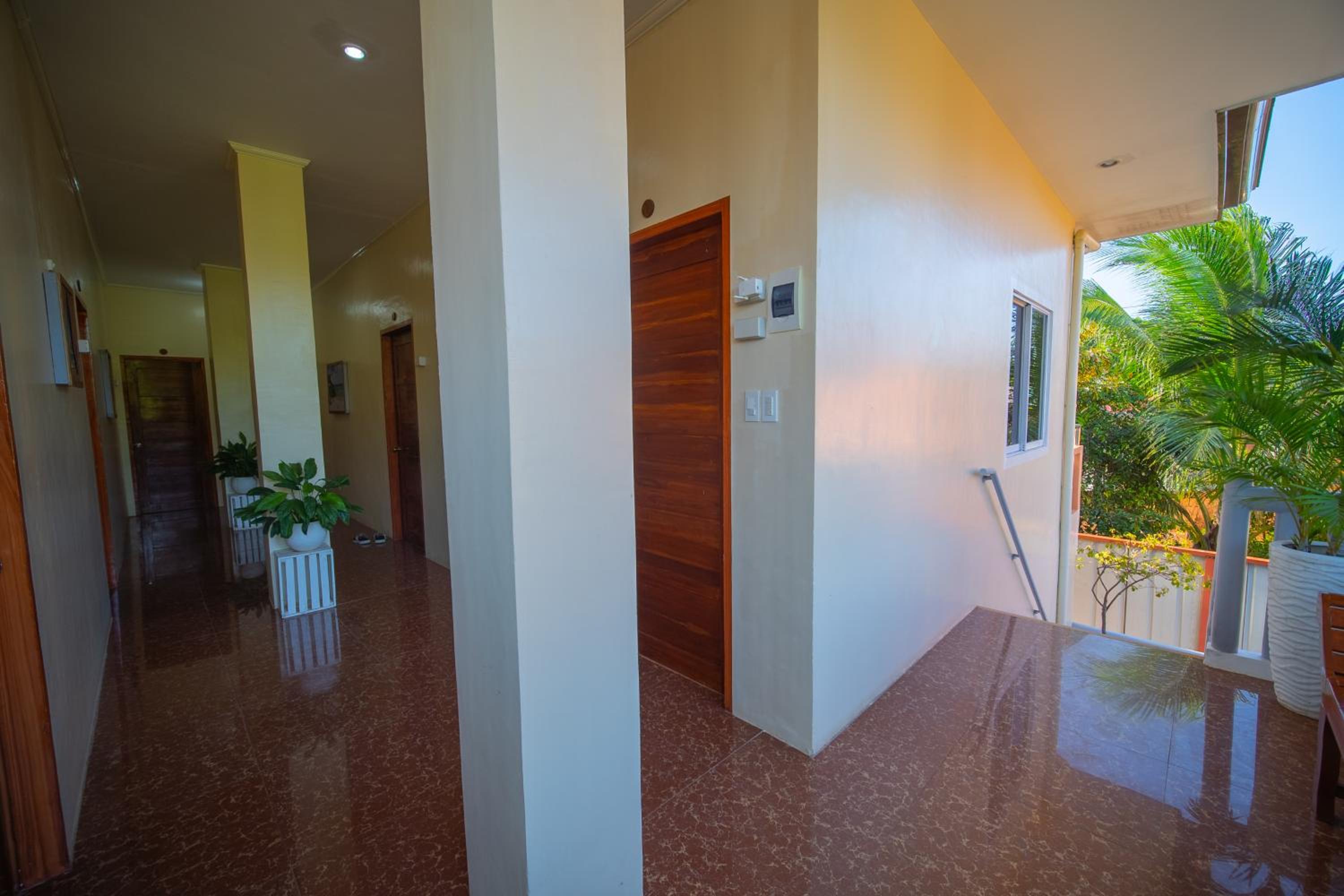 Deluxe Double Room with Extra Bed - Photo 1