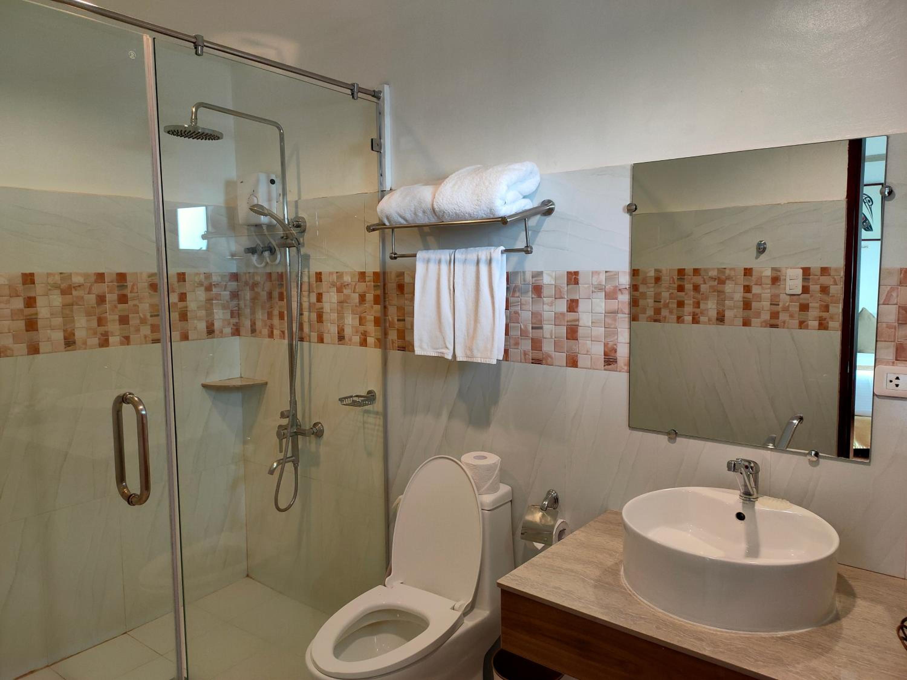 Deluxe Suite with Sea View photo 3