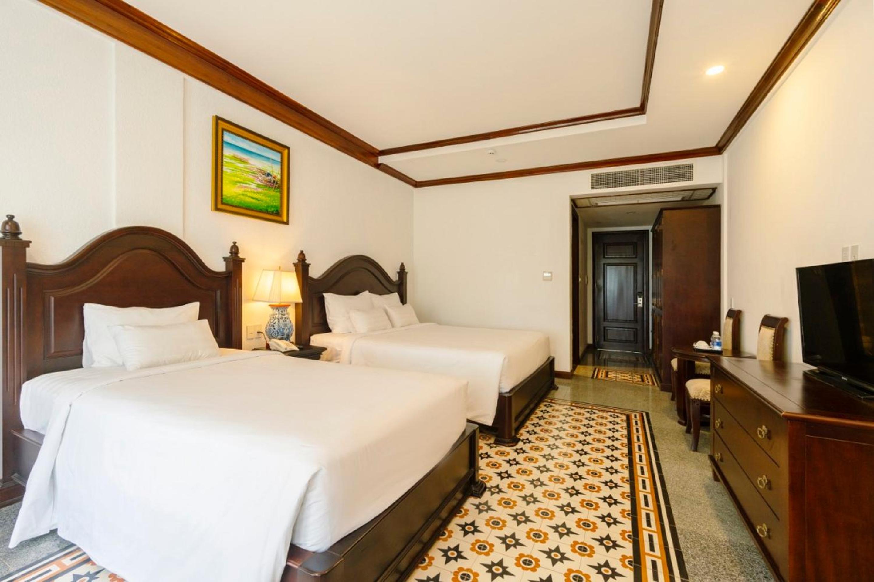 Triple Room with Pool View