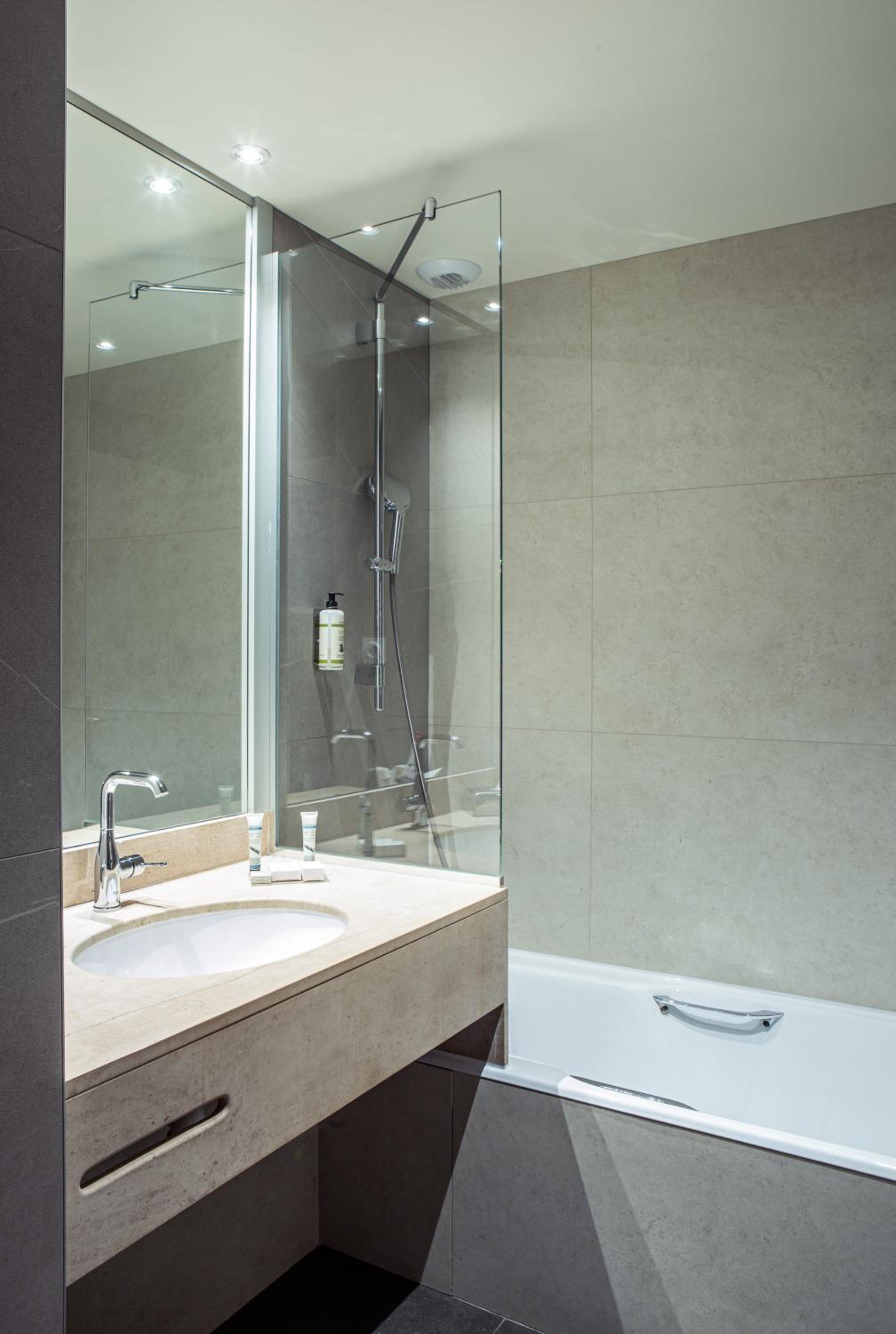 Classic Double Room - Photo 8