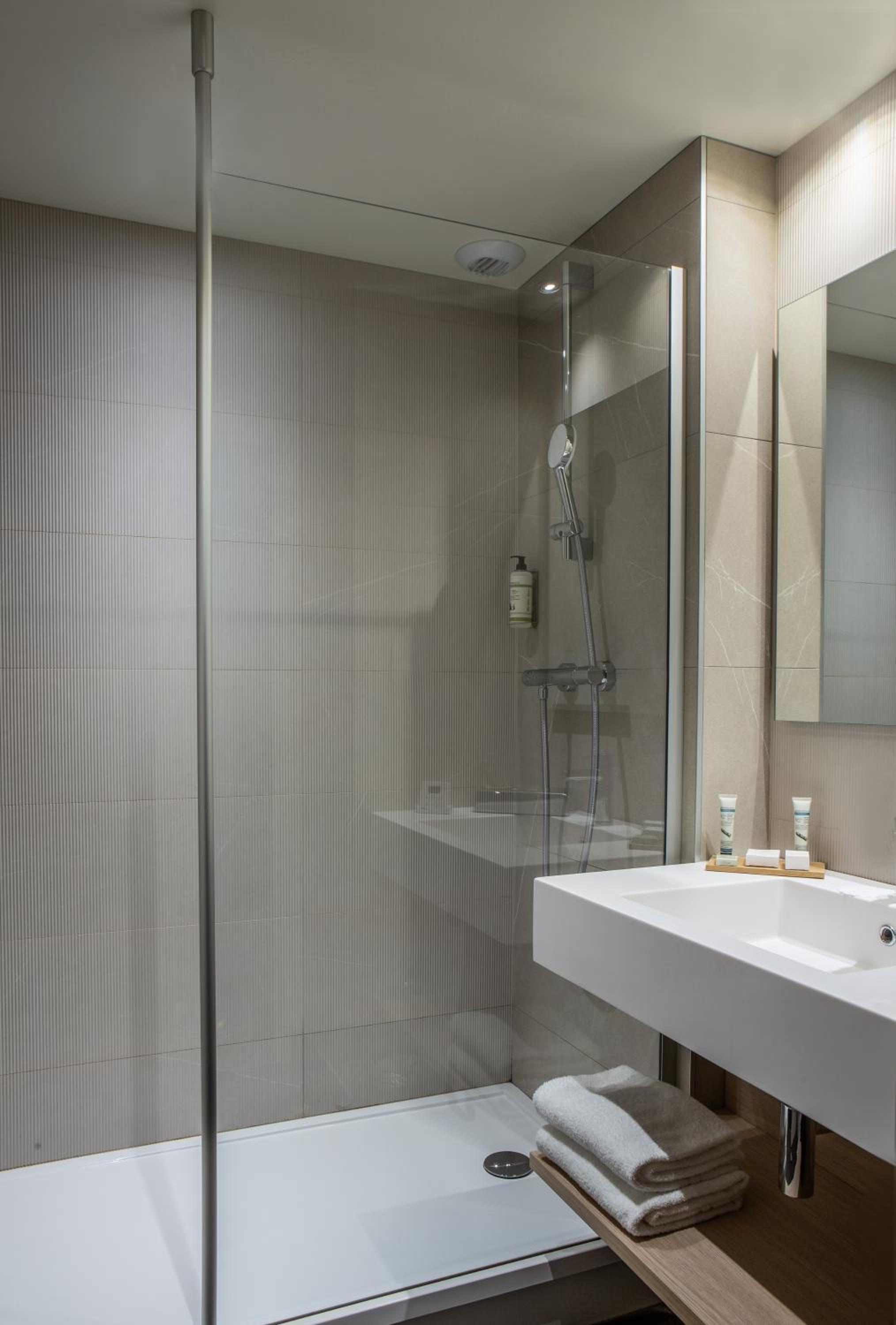Classic Double Room - Photo 7