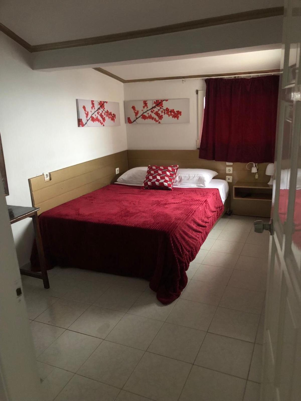 Deluxe Suite with Sea View - Photo 8
