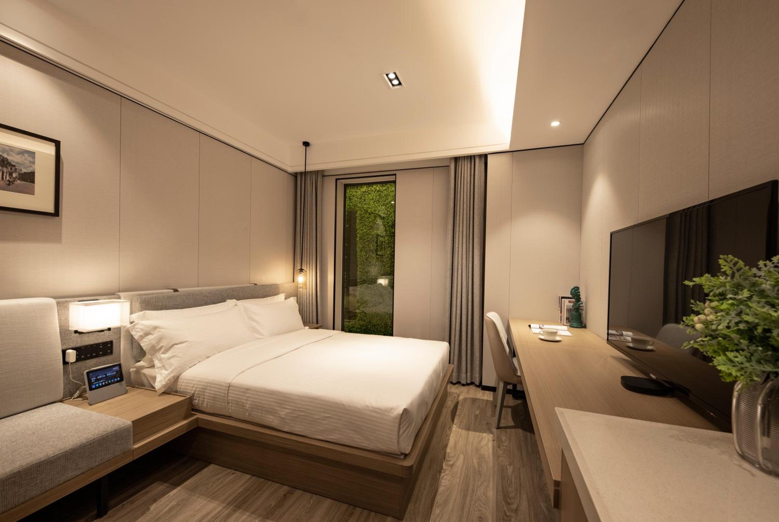Standard King Room （No Window） photo 3