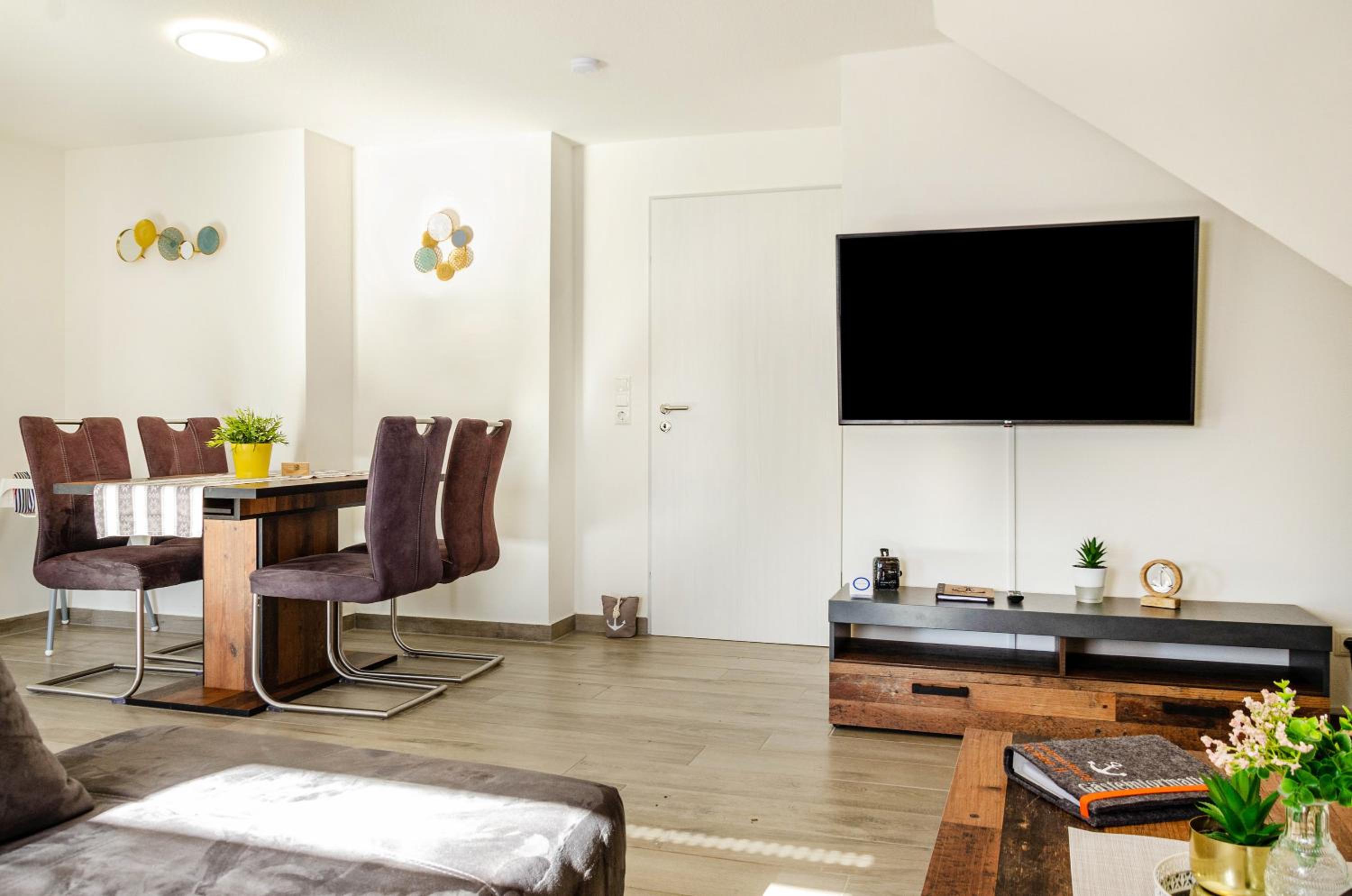 Two-Bedroom Deluxe Apartment with Garden View photo 1
