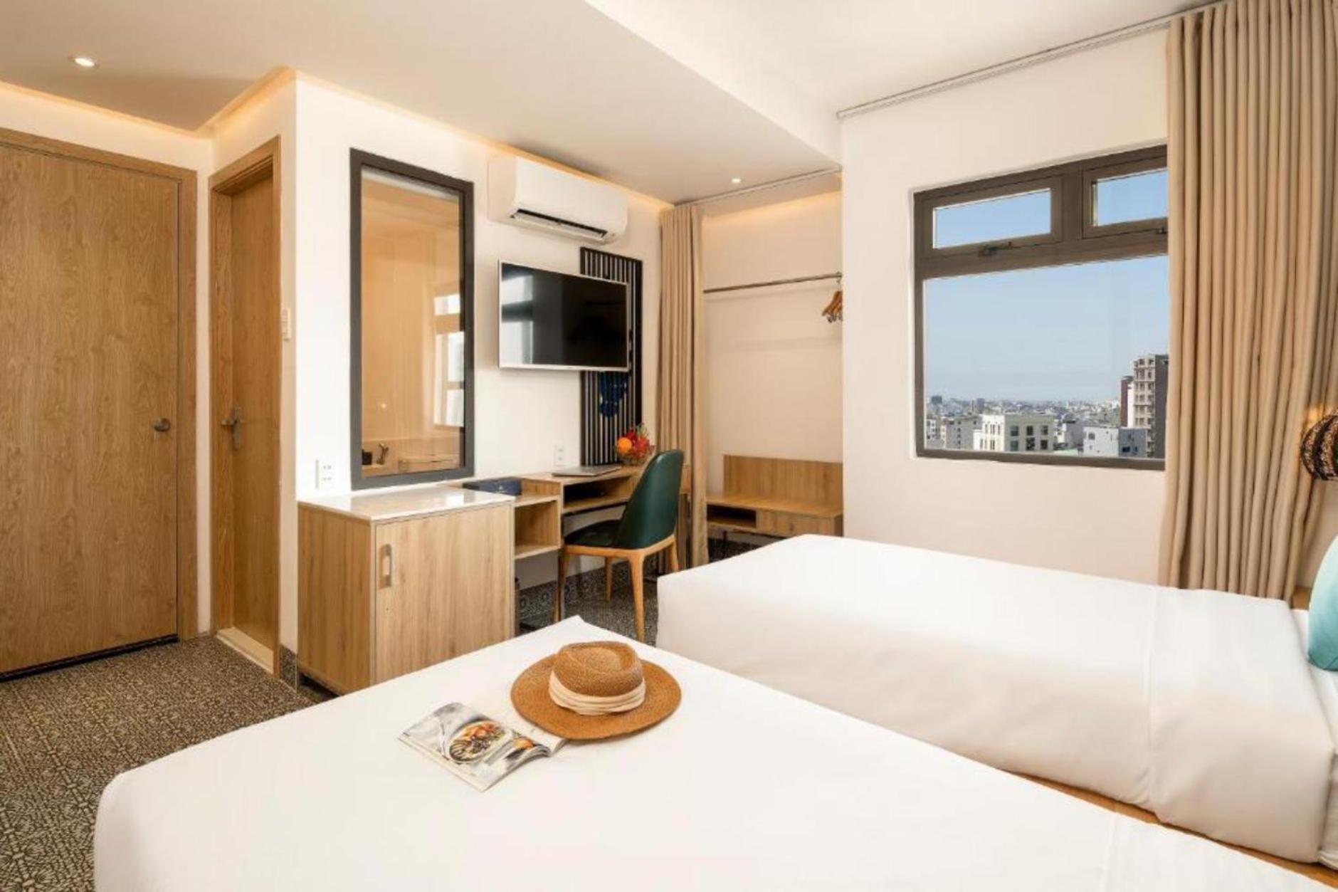 Deluxe Twin Room - Photo 3