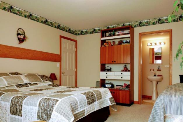 Family Room photo 1