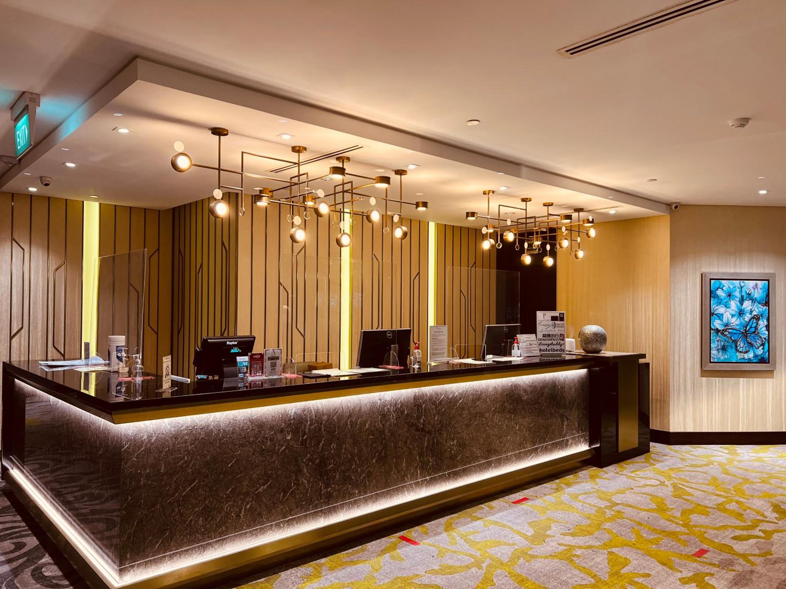 10 Hours Lounge Use Seated Sofa Chairs (NO BED) Check-in between 7AM to 7PM photo 1