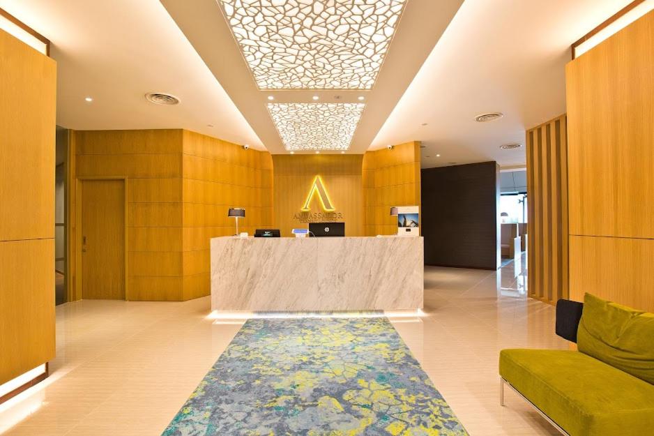 3 Hours Lounge Use Seated Sofa Chairs (NO BED) Check-in between 7PM to 7AM photo 3