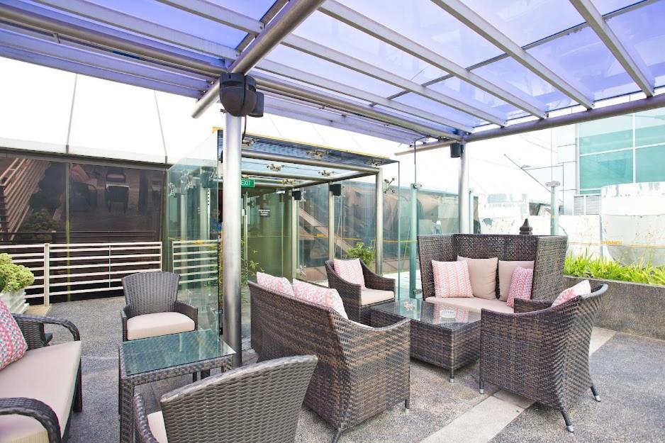 3 Hours Lounge Use Seated Sofa Chairs (NO BED) Check-in between 7AM to 7PM photo 1
