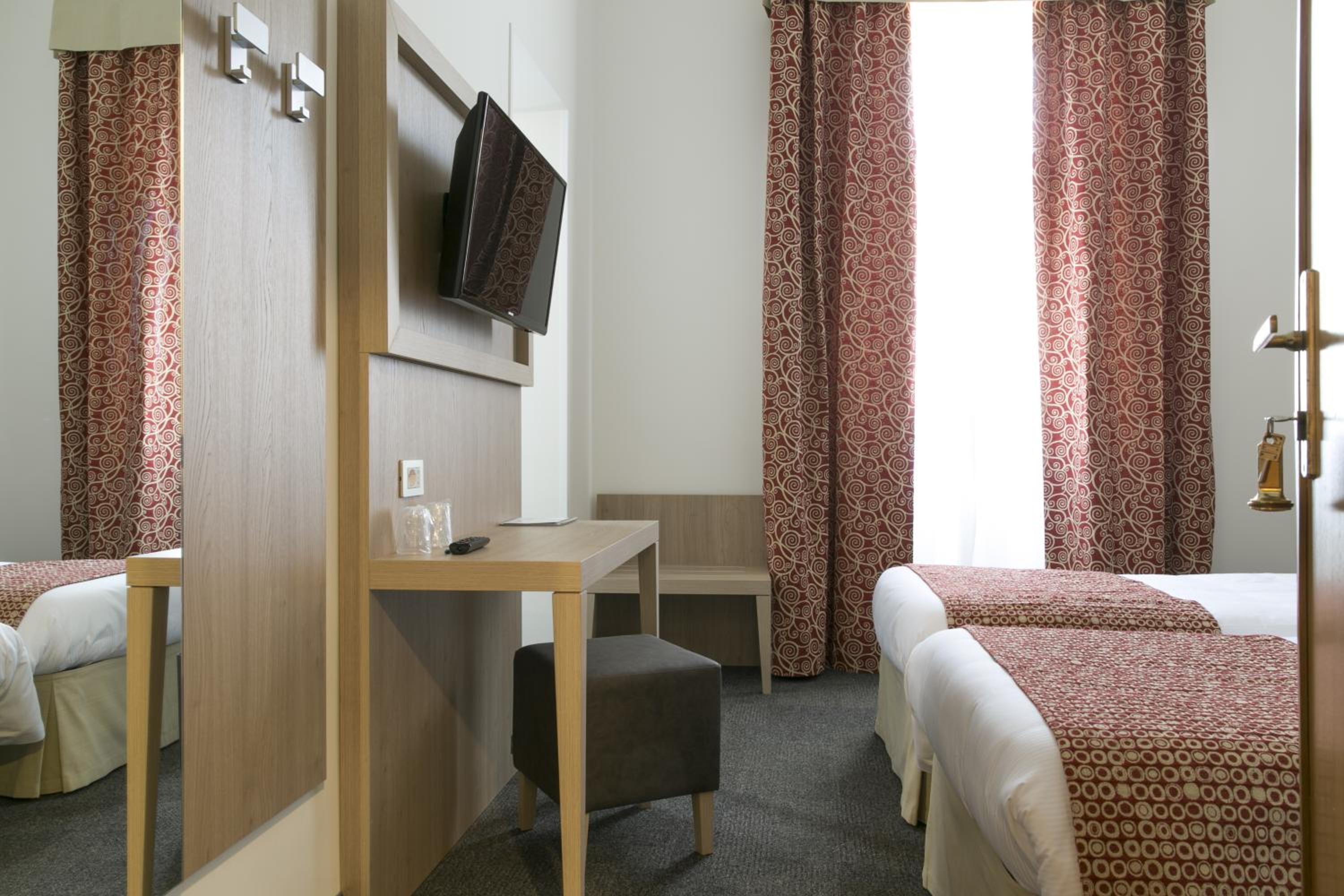 Double or Twin Room photo 2