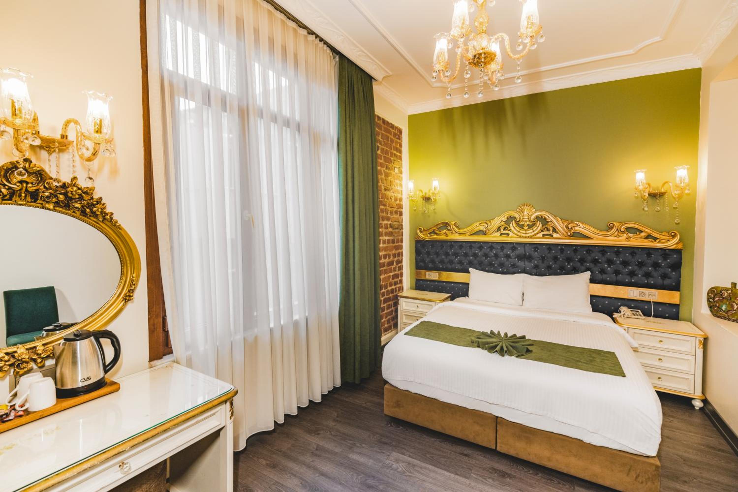 Superior Triple Room photo 2
