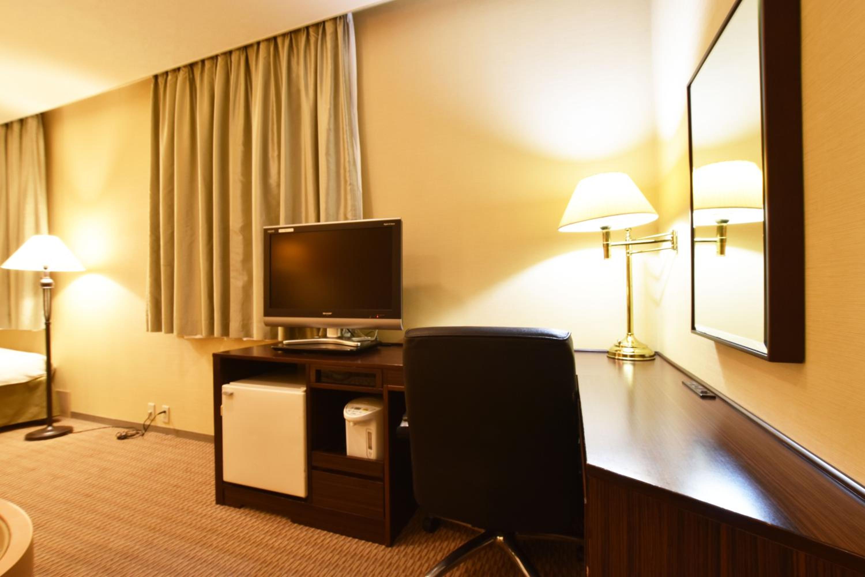 Deluxe Twin Room - Non-Smoking photo 2