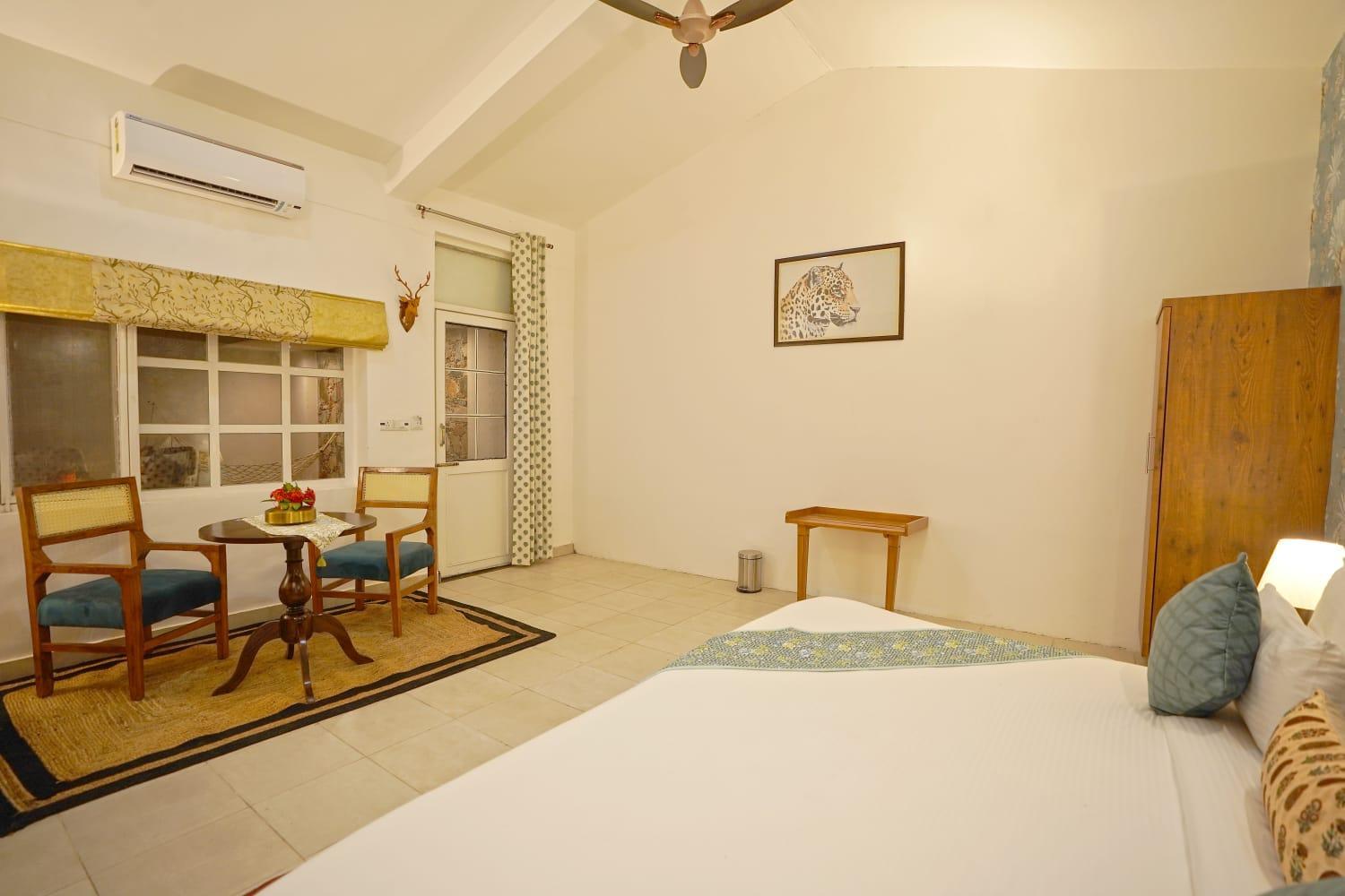 cottage with private pool - Photo 9