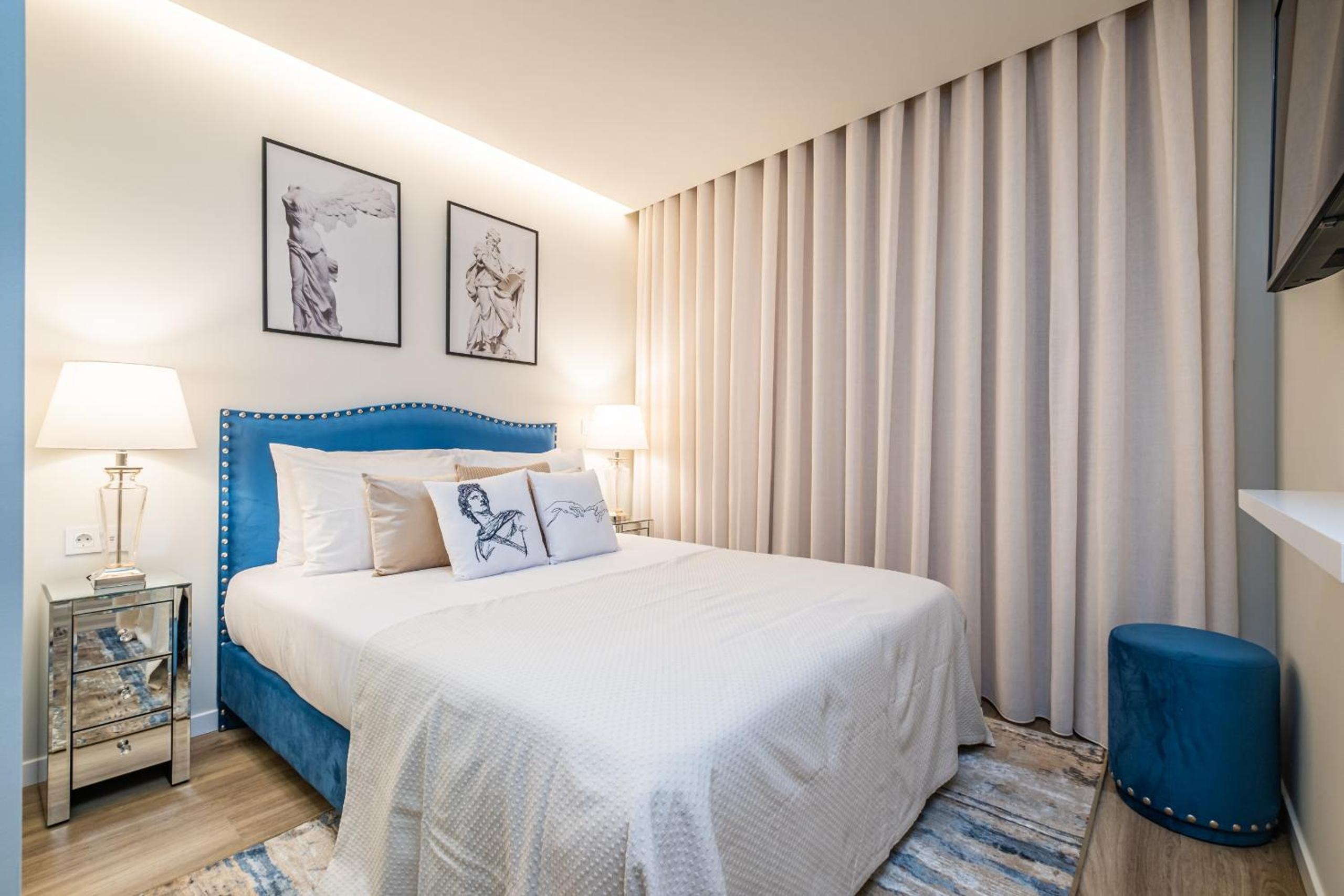 Deluxe Queen Room