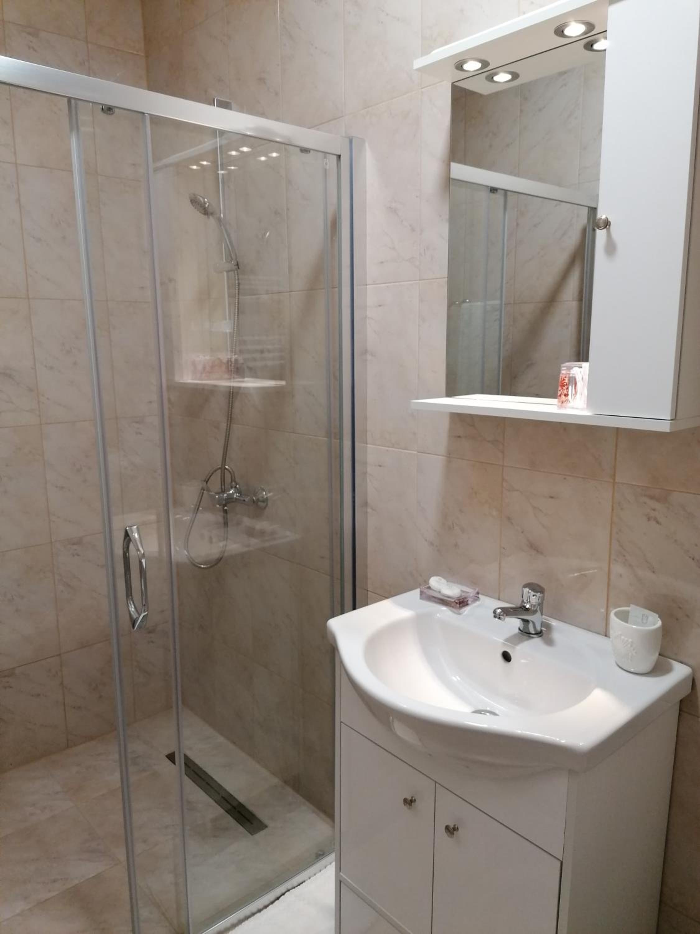 Twin Room with Bathroom photo 3