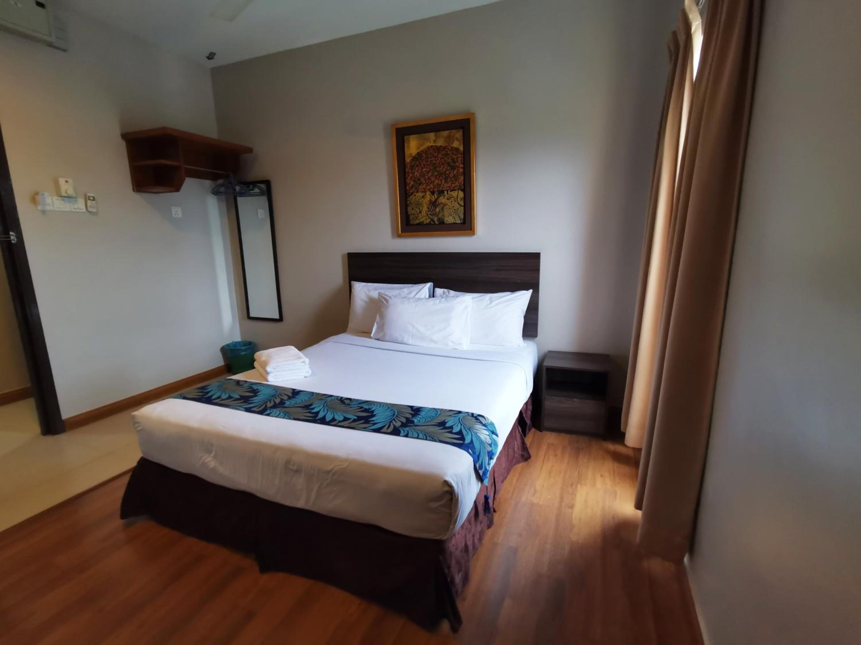 Deluxe Queen Room - Photo 3