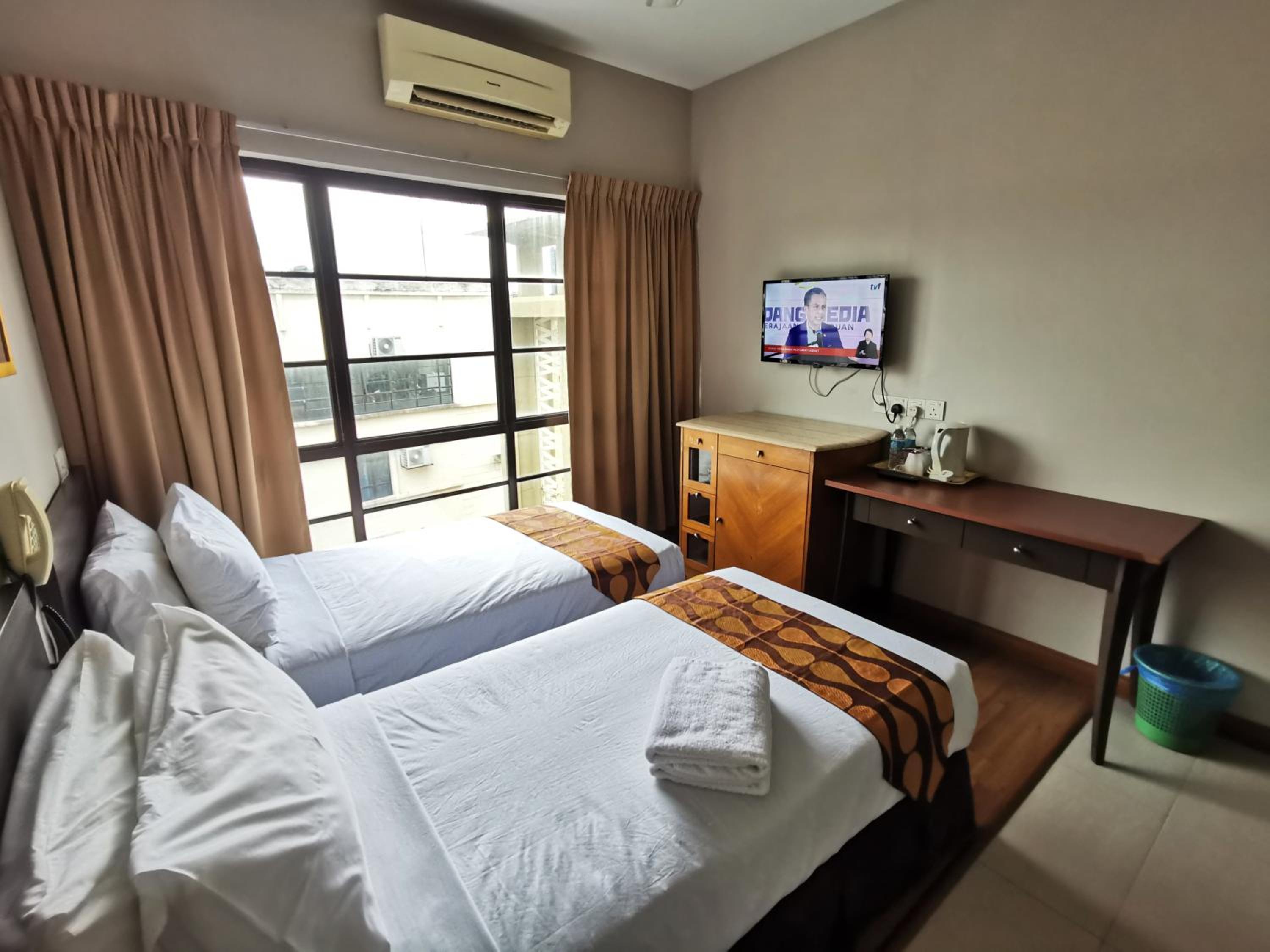 Deluxe Twin Room - Photo 3