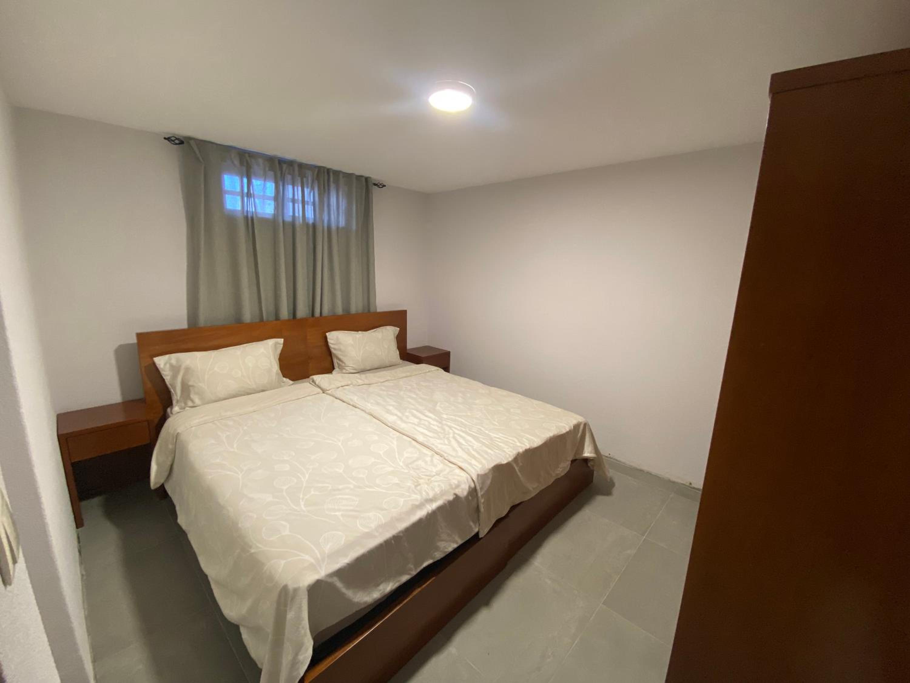 Four-Bedroom House photo 3