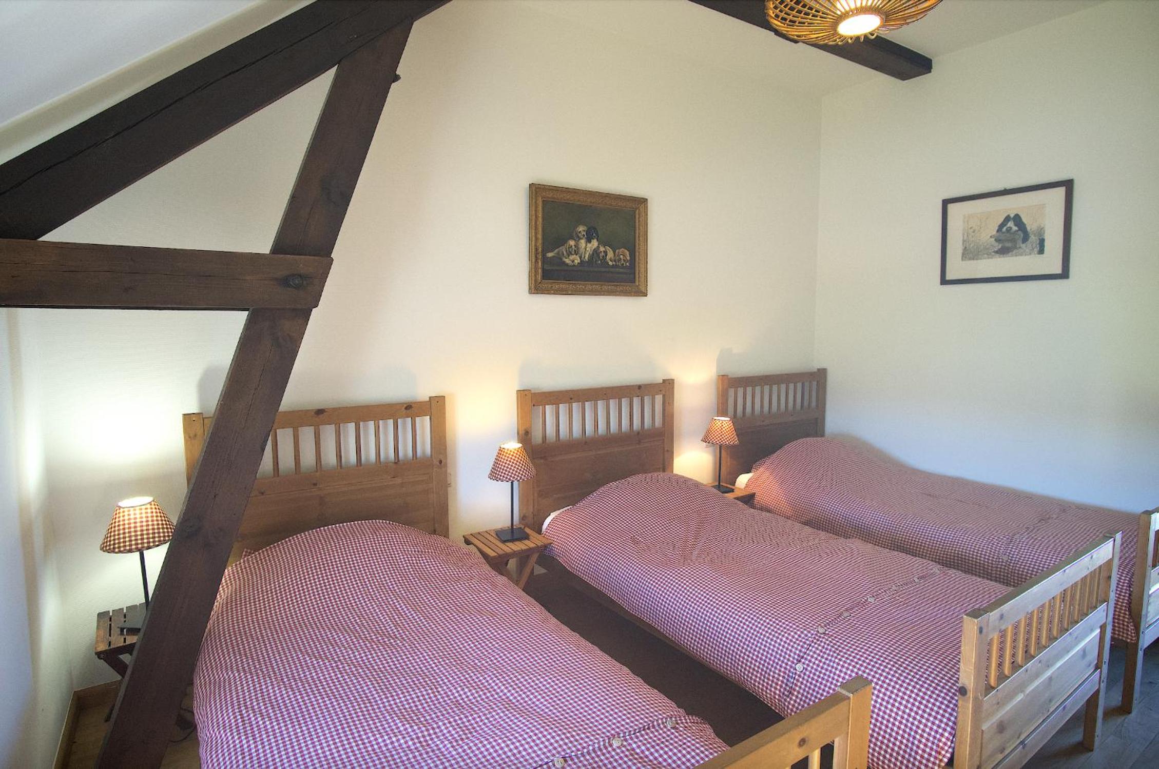 Seven-Bedroom House photo 1
