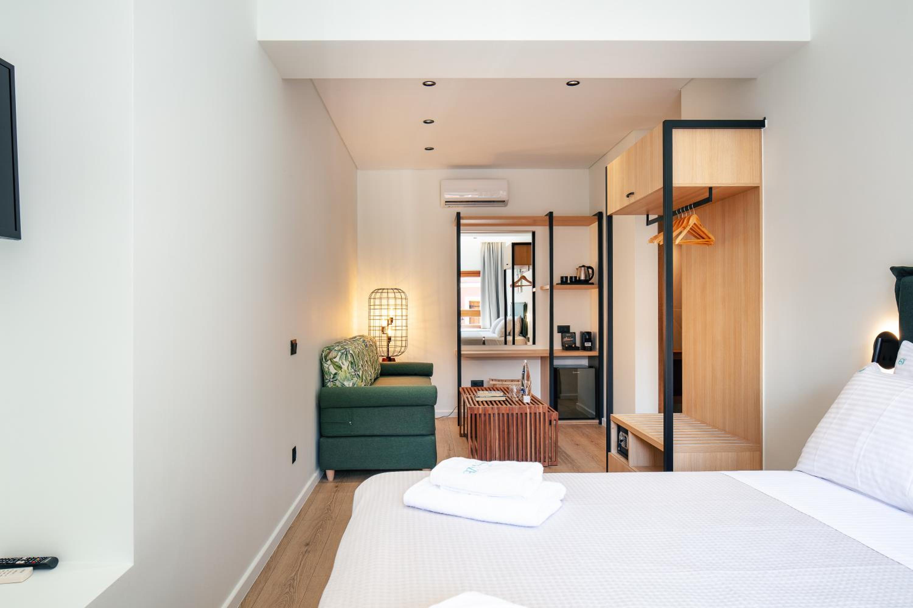 Premium Studio with Old Town View & Open-Plan Bathtub - Photo 1