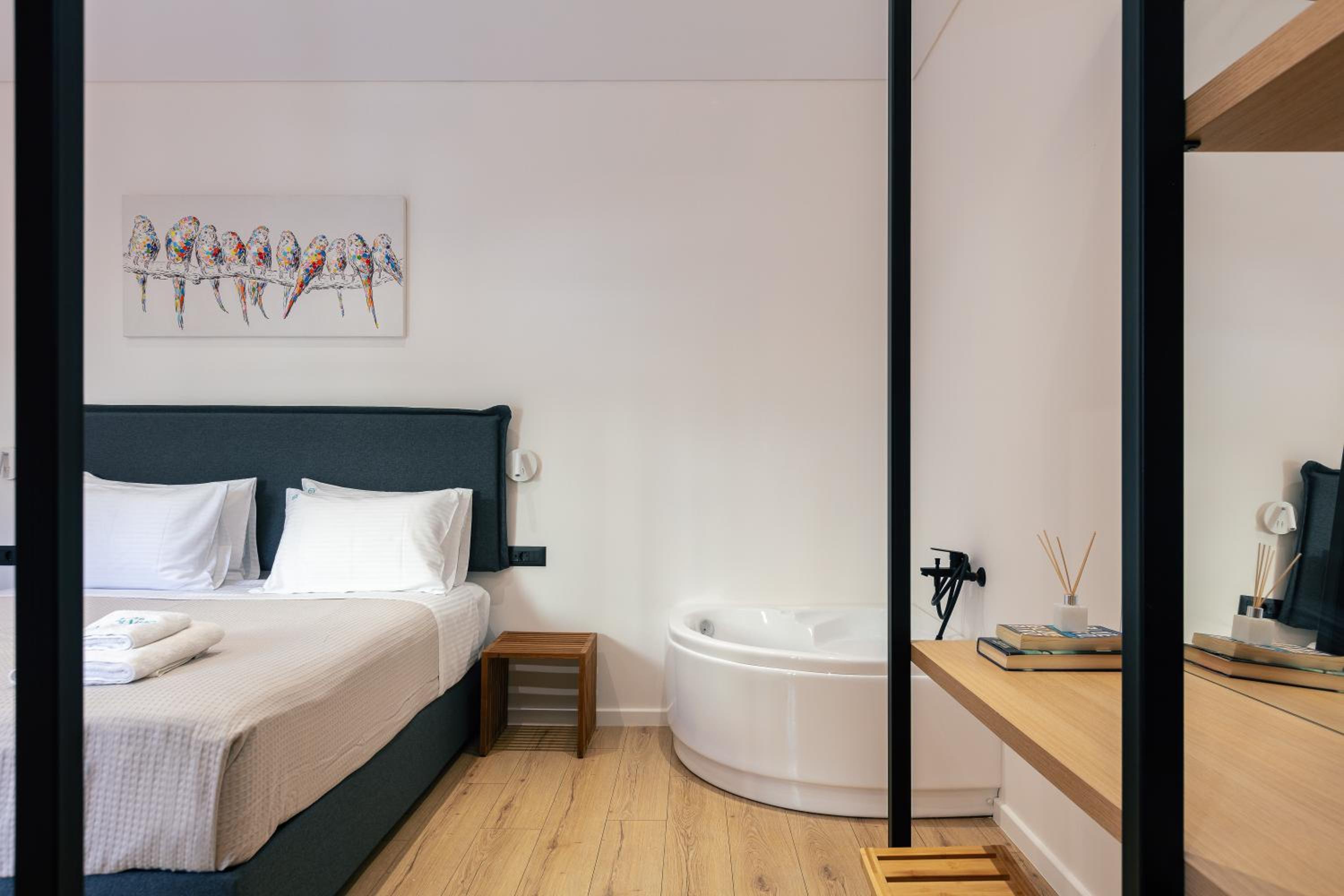 Superior Studio with Terrace & Open-Plan Bathtub - Photo 1