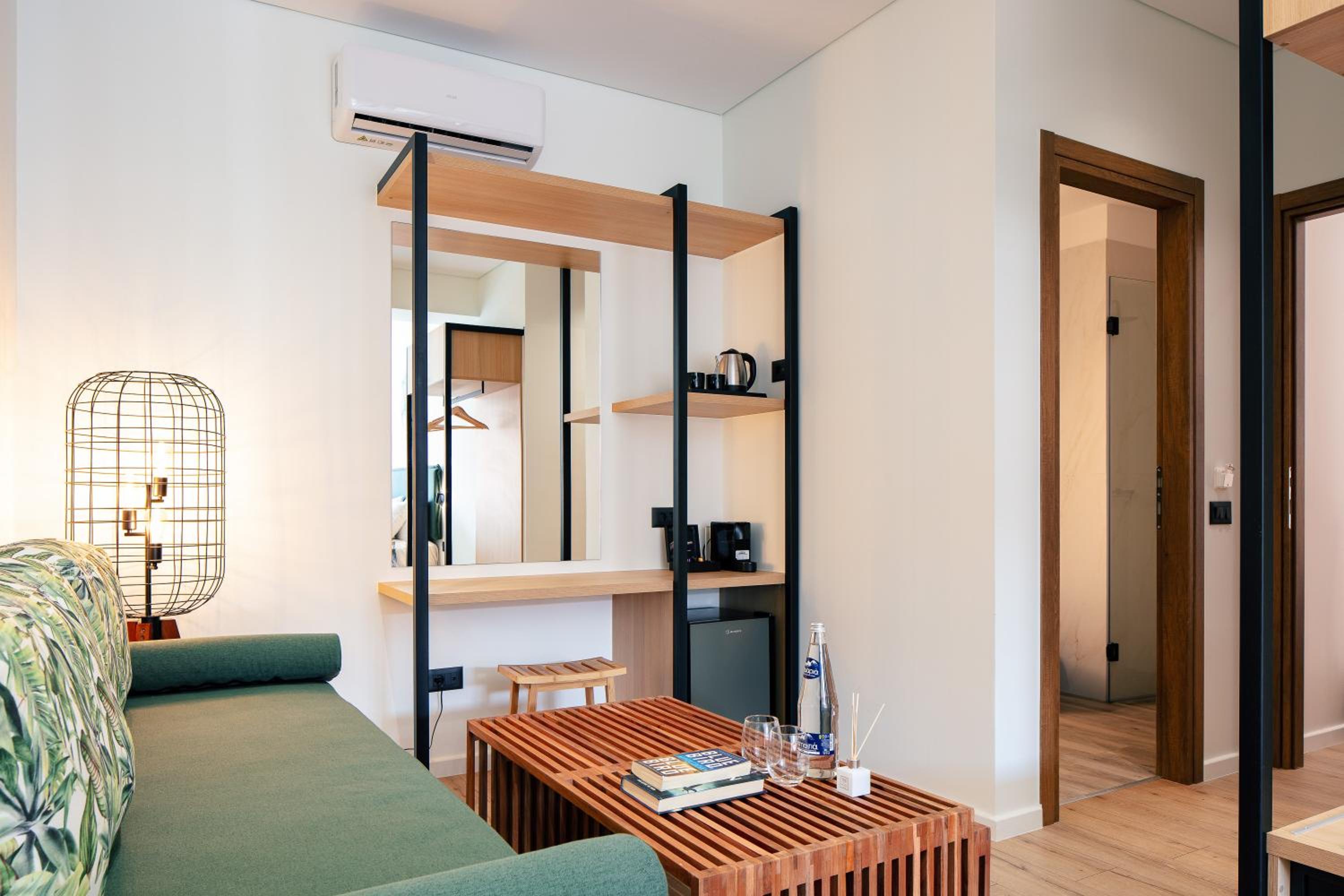 Premium Studio with Old Town View & Open-Plan Bathtub - Photo 3