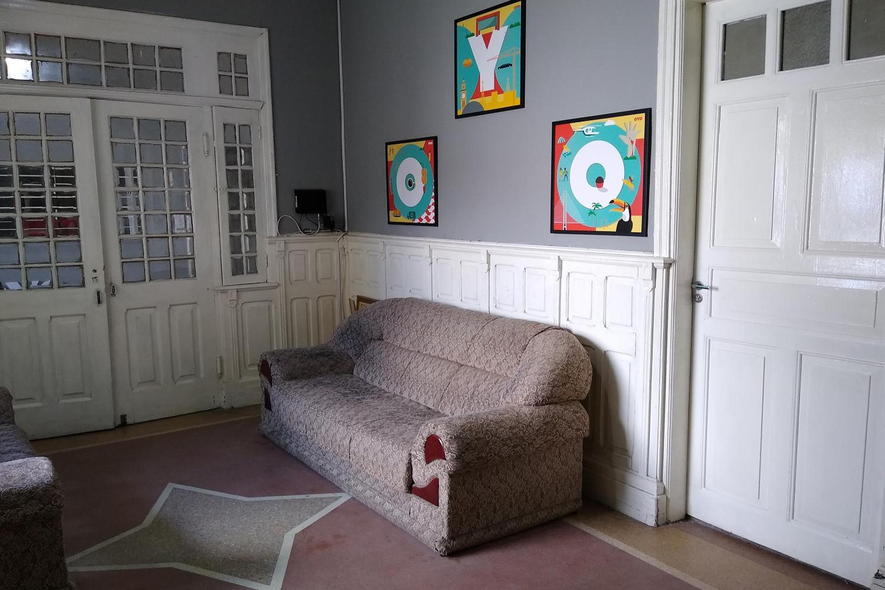 Quintuple Room (1 Double bed + 3 Single bed) - Photo 1