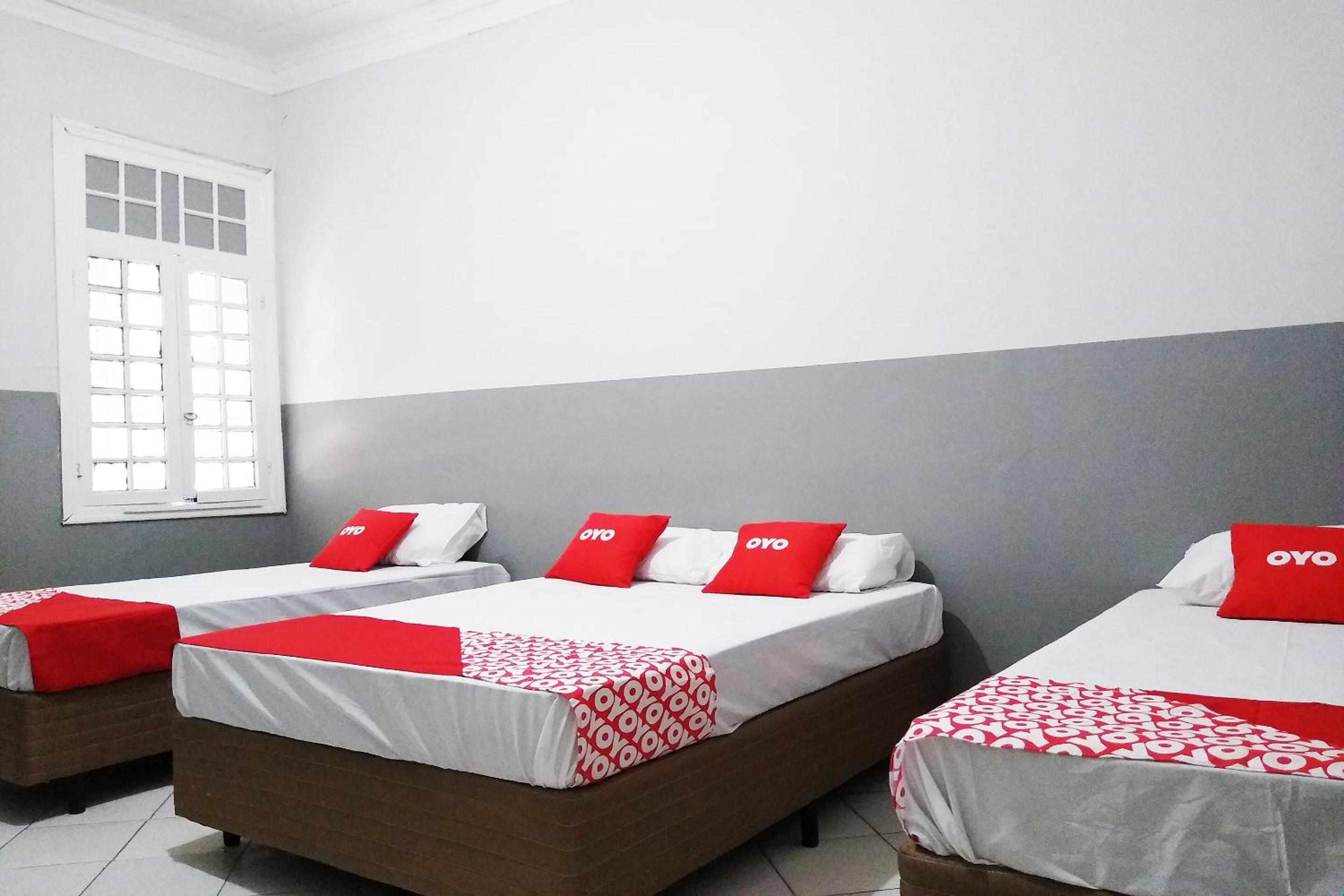 Quintuple Room (1 Double bed + 3 Single bed) - Photo 6