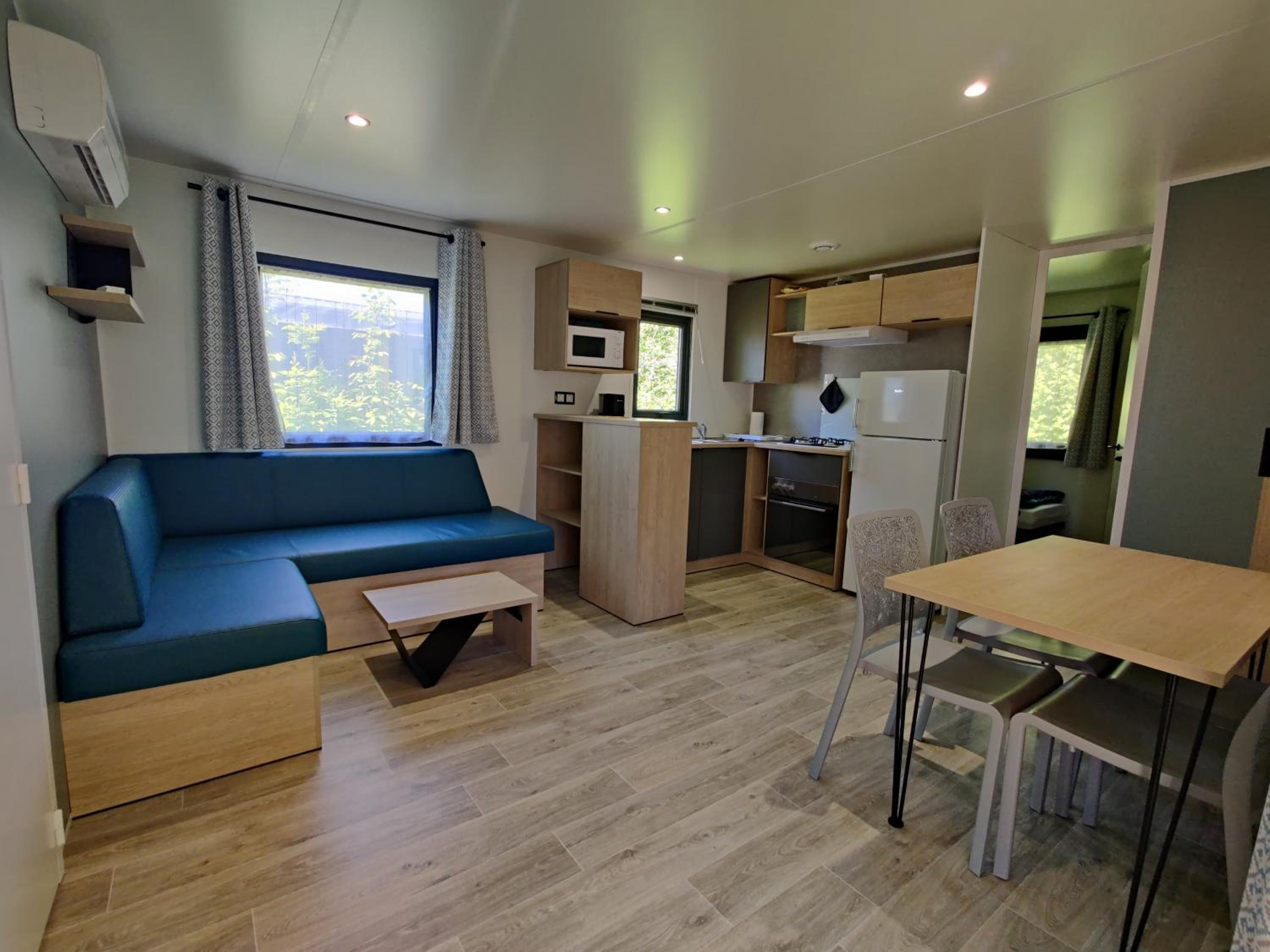Mobile Home photo 1