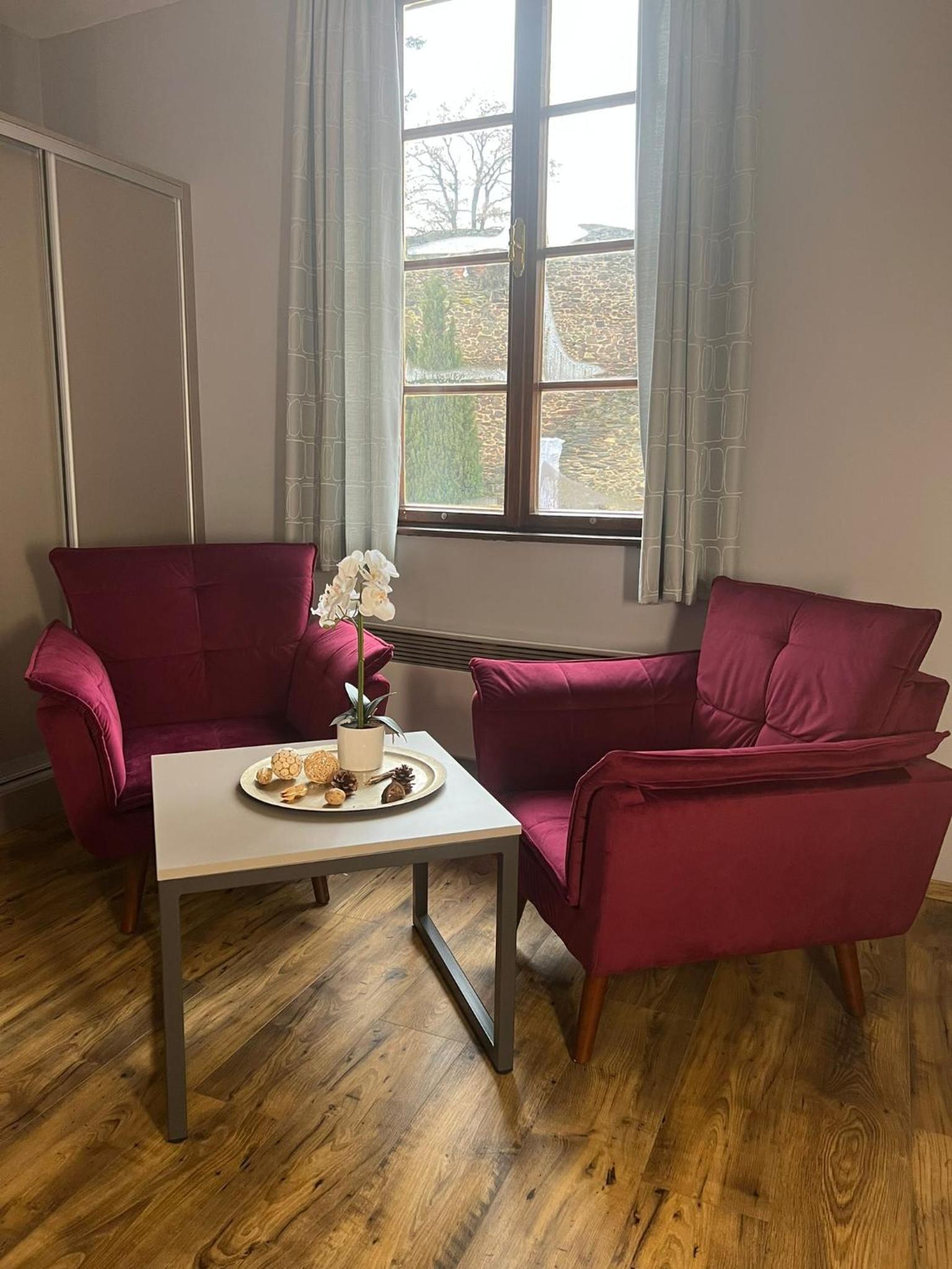 Deluxe Double Room - Photo 12