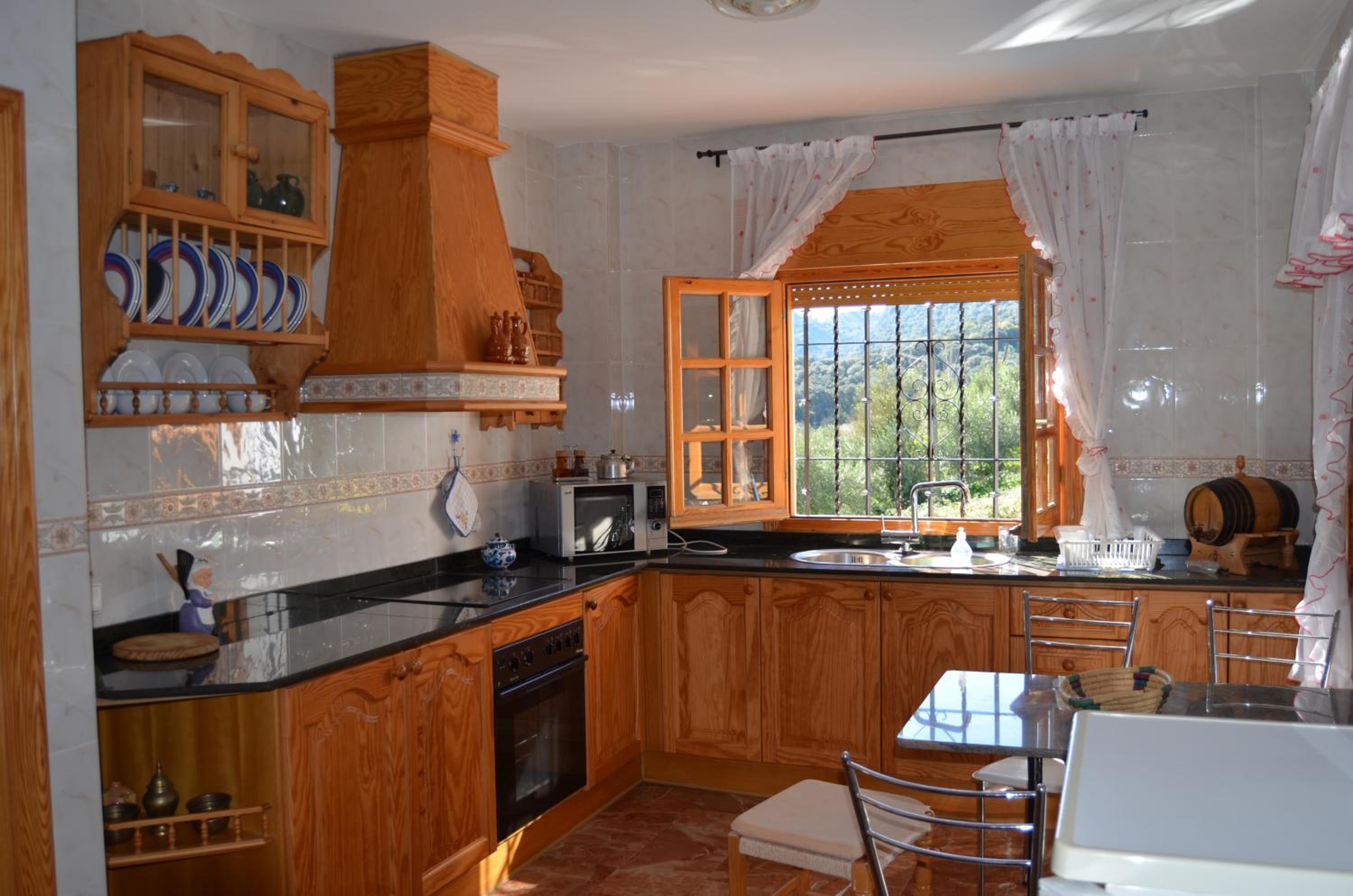 Four-Bedroom House photo 2