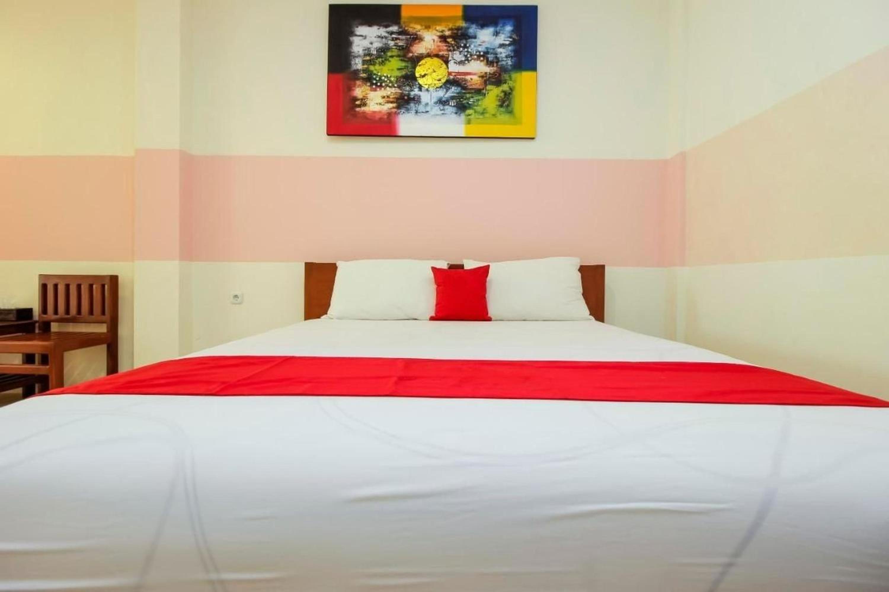 Deluxe Room - Photo 14