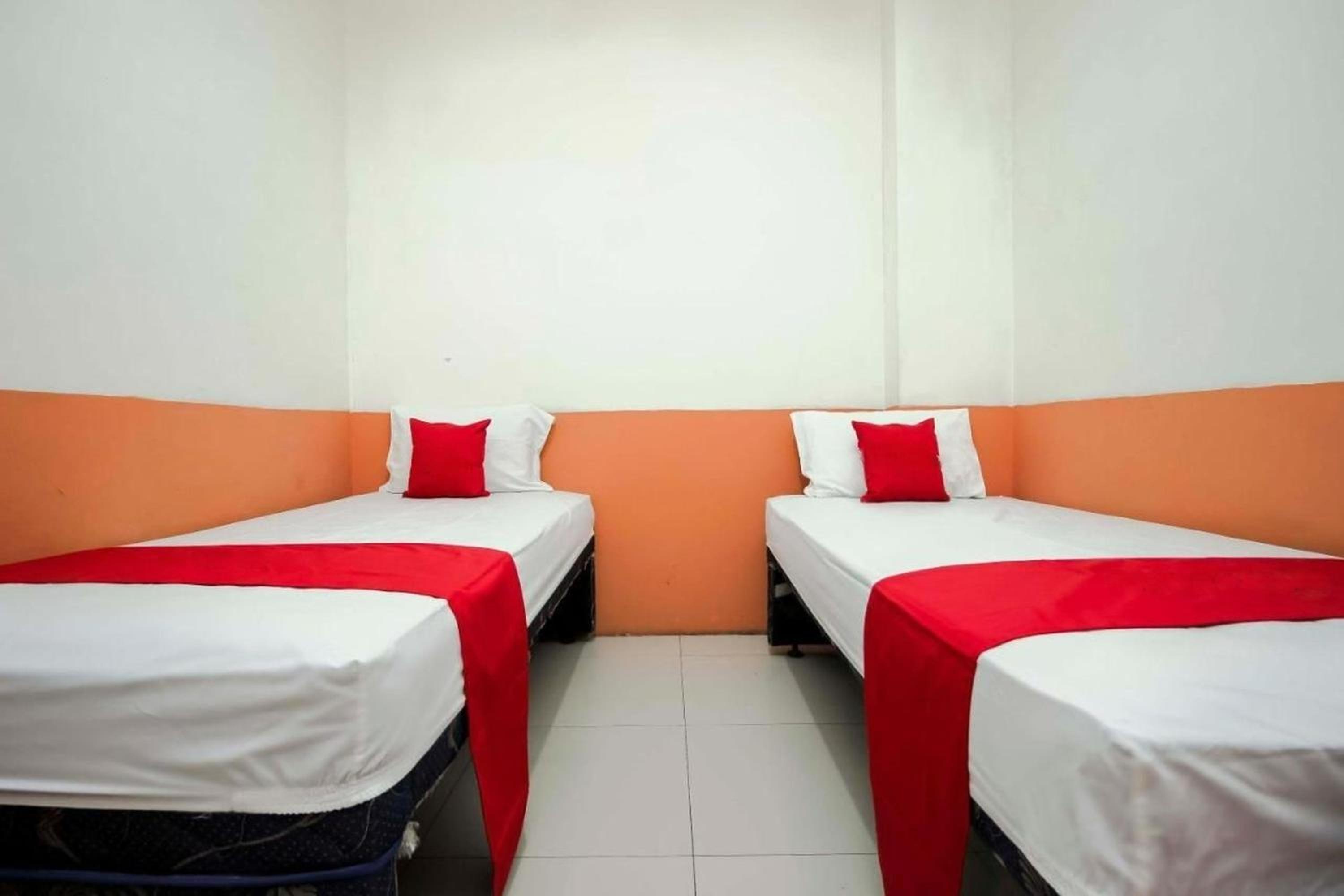 Twin Room - Photo 6