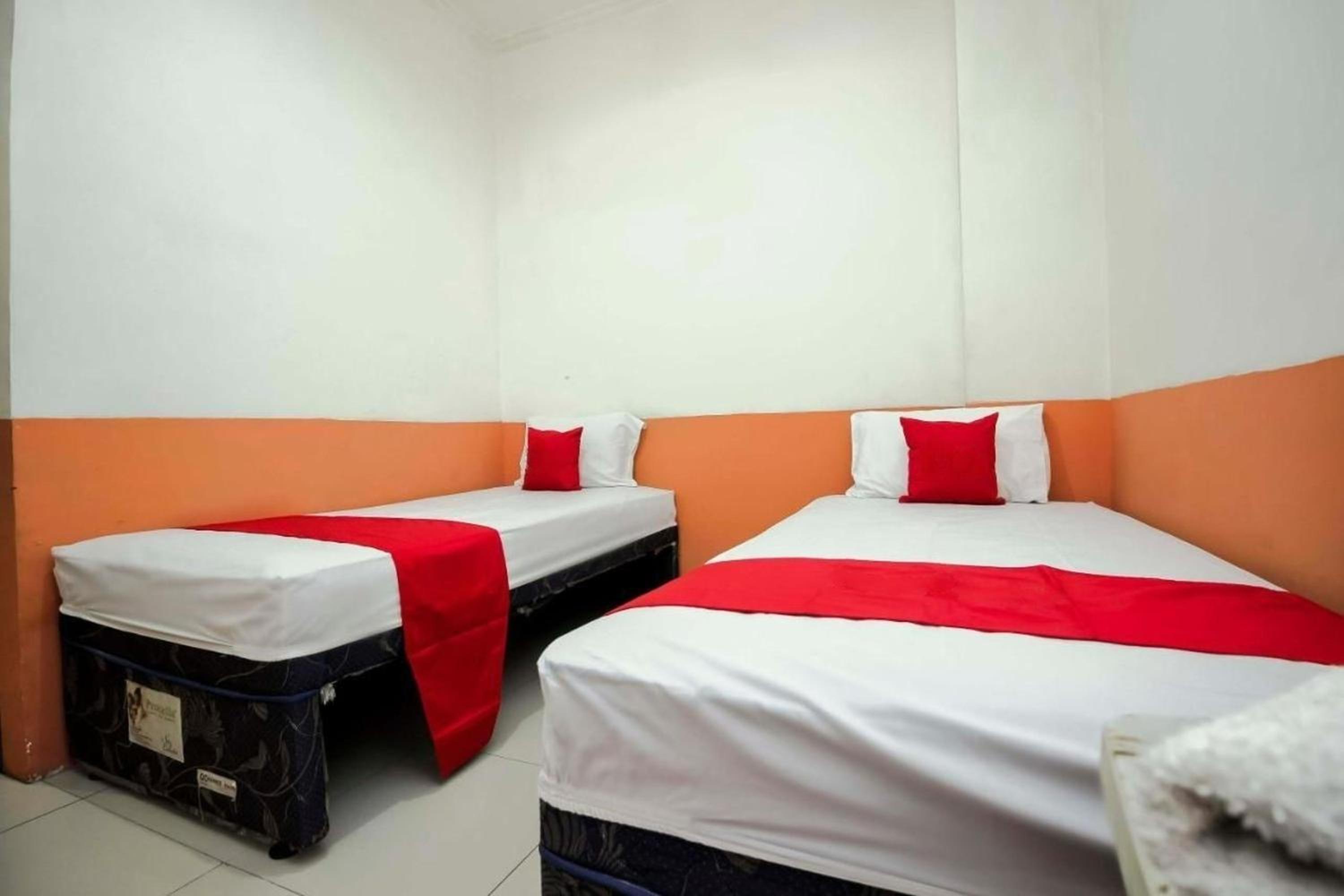 Twin Room - Photo 5