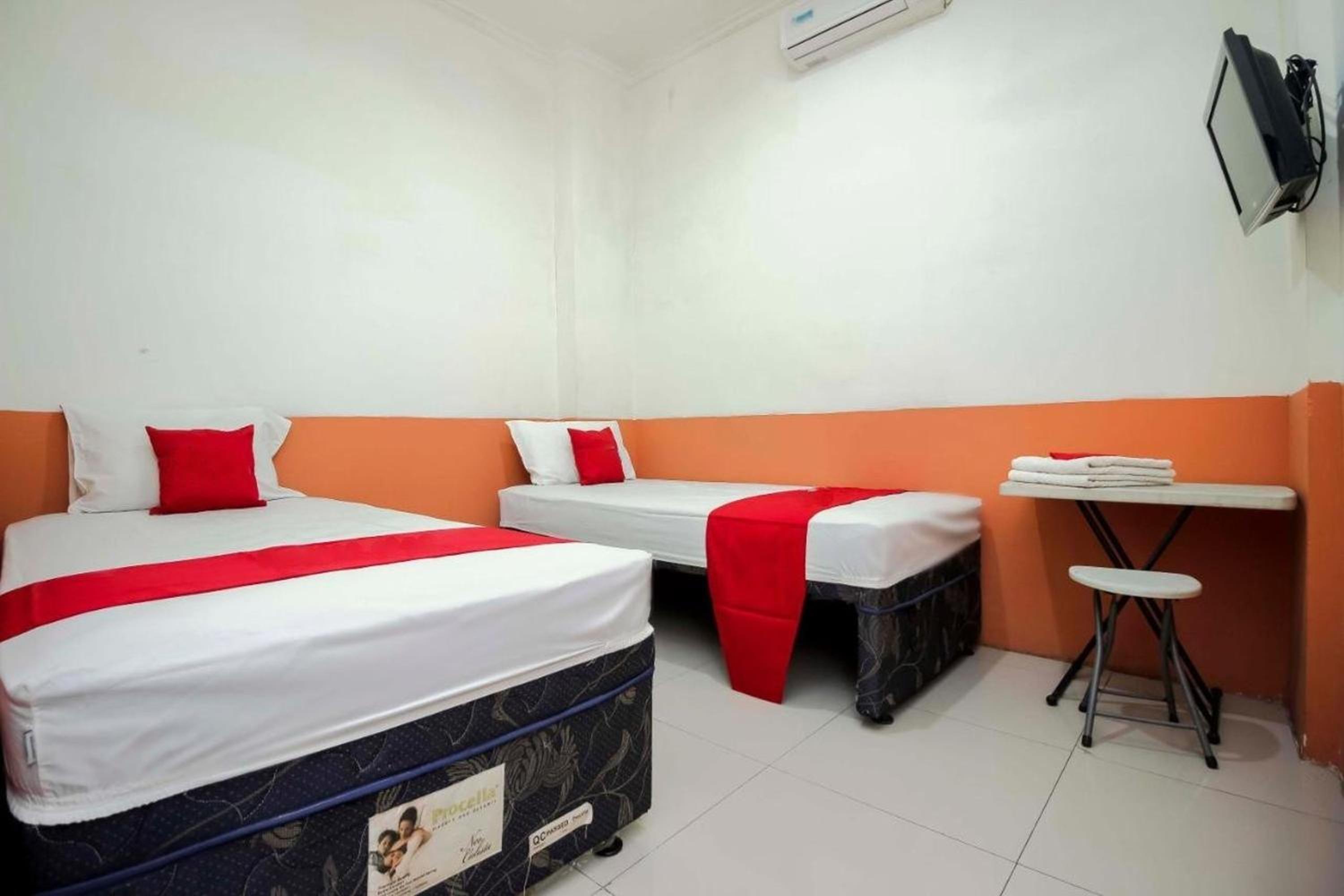 Twin Room - Photo 7