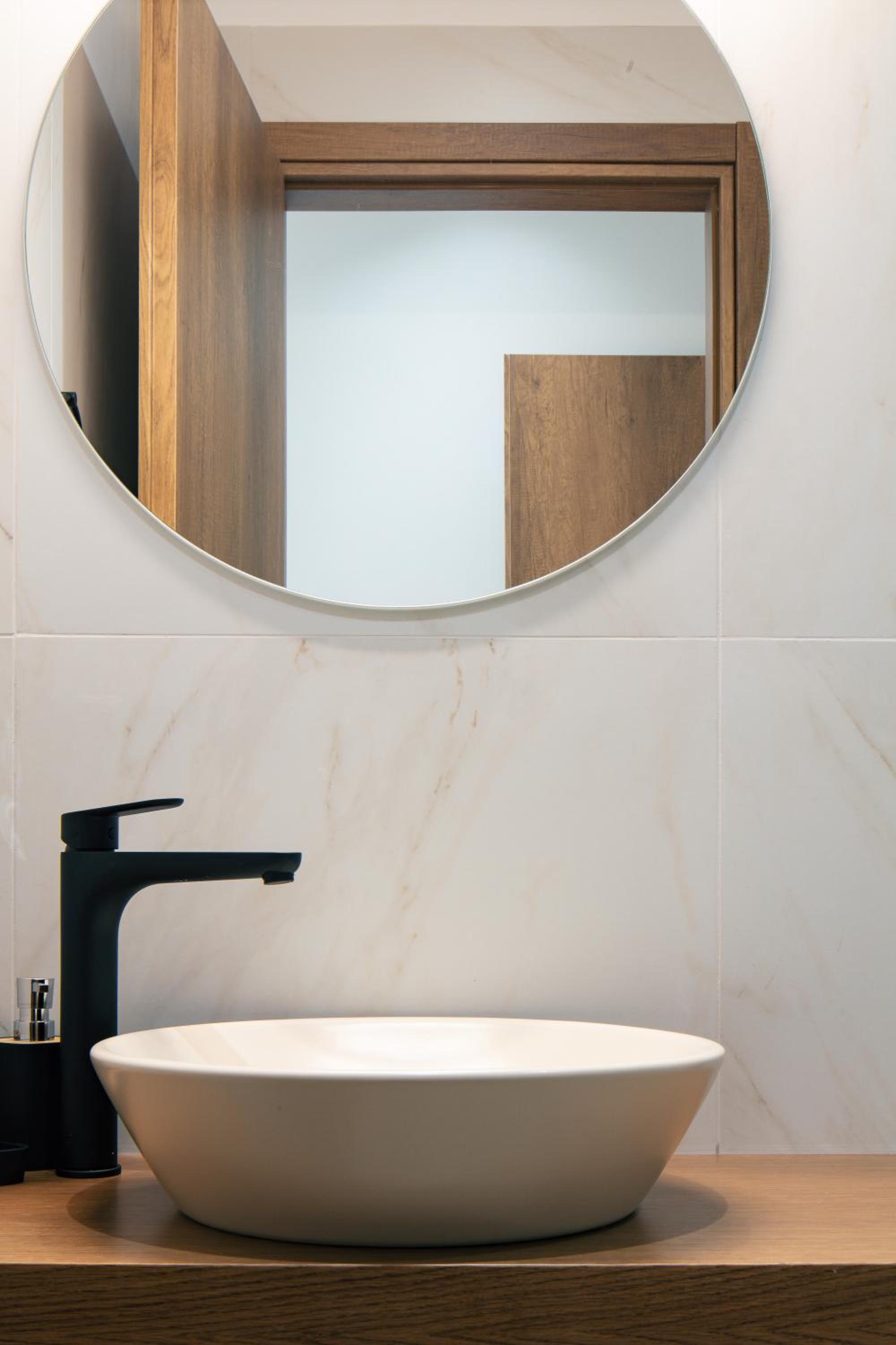 Premium Studio with Old Town View & Open-Plan Bathtub - Photo 11