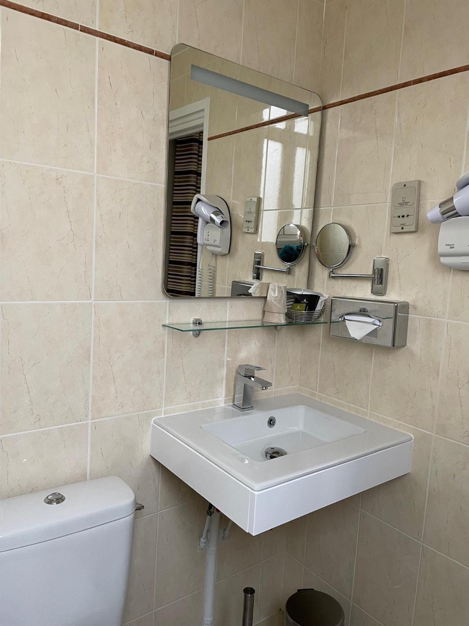 Single Room photo 2