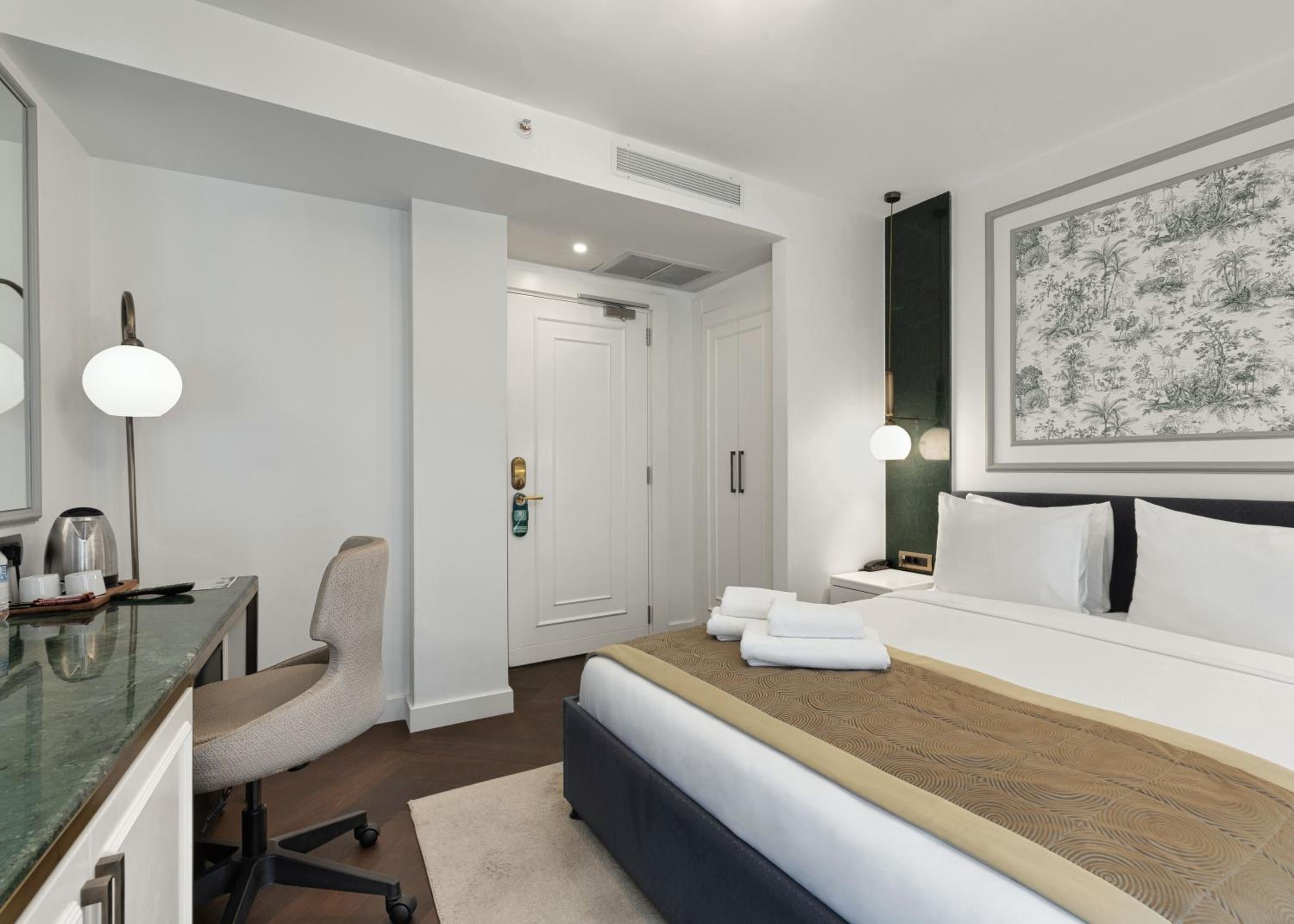 Standard Double Room with Balcony photo 1