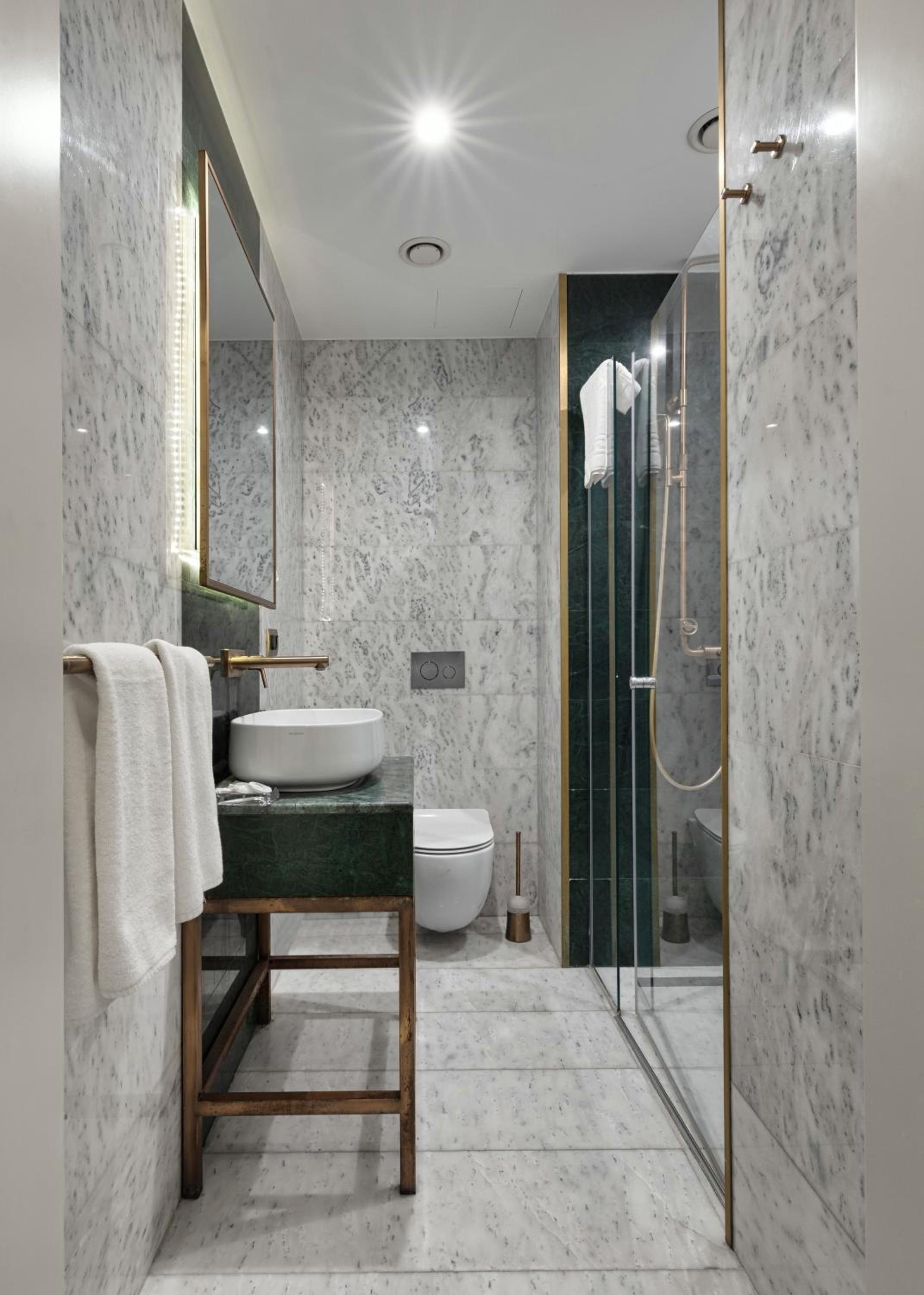 Deluxe Double Room with Balcony photo 3