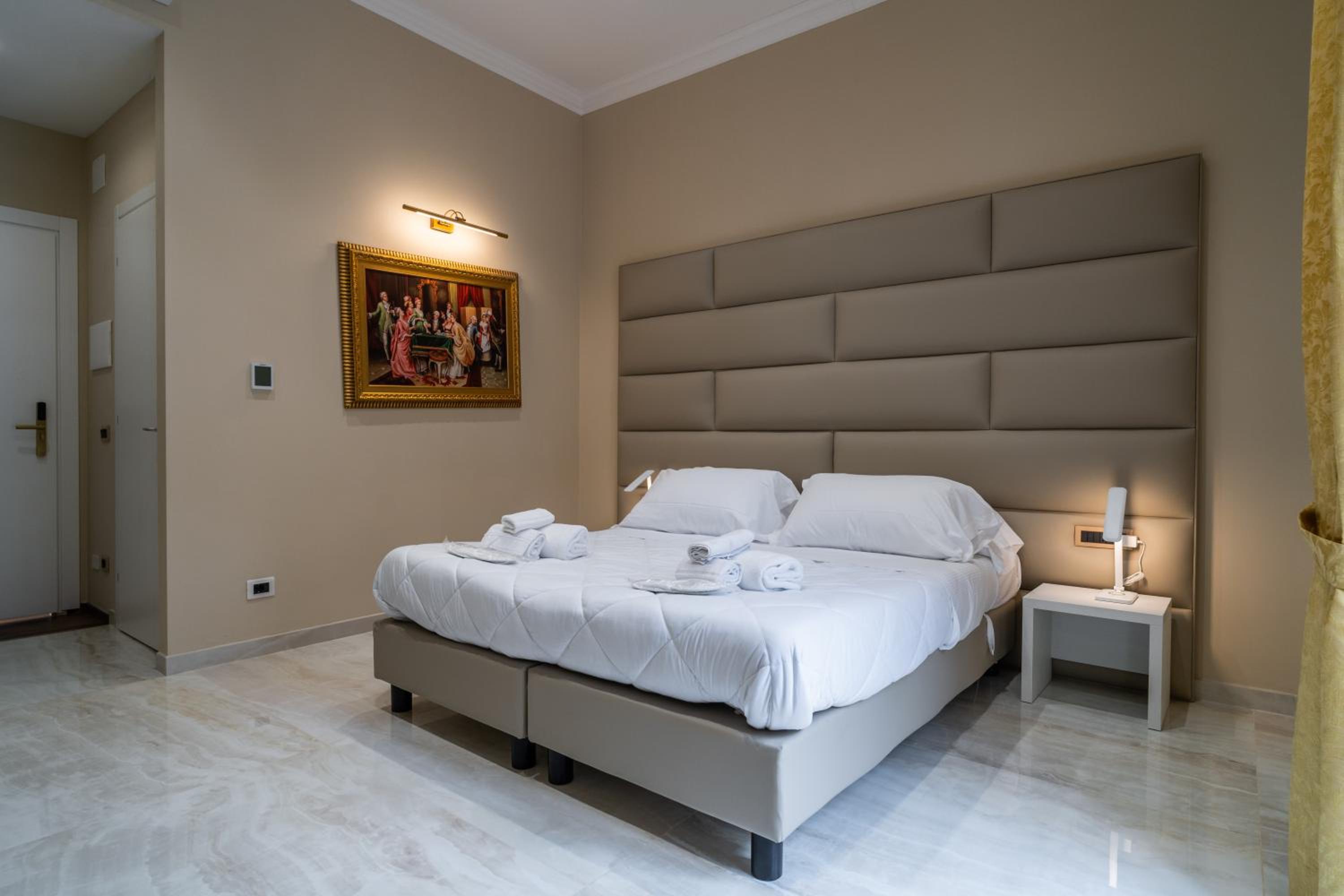 Deluxe Double or Twin Room photo 1