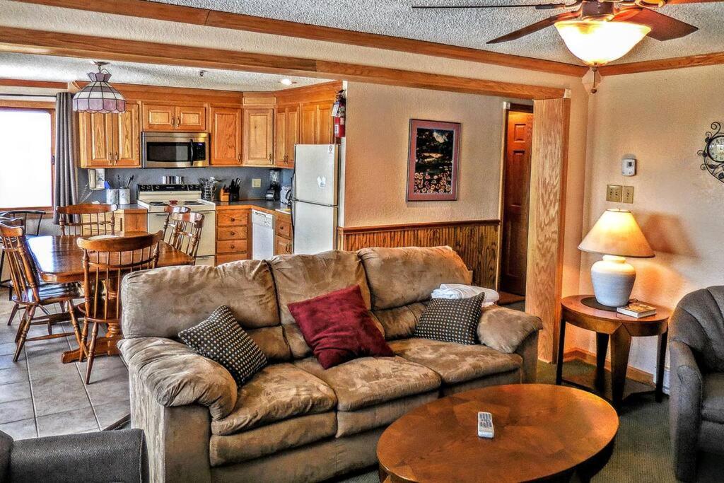 Two-Bedroom Apartment with Resort View photo 1
