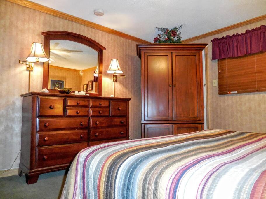 Two-Bedroom Apartment with Resort View photo 2